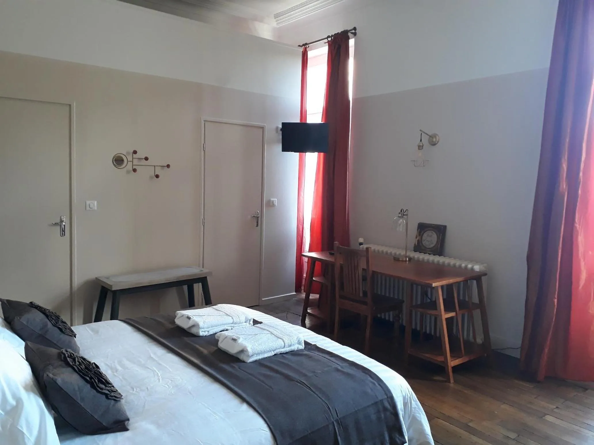 Photo of the whole room in La Maison Bleue de Roubaix