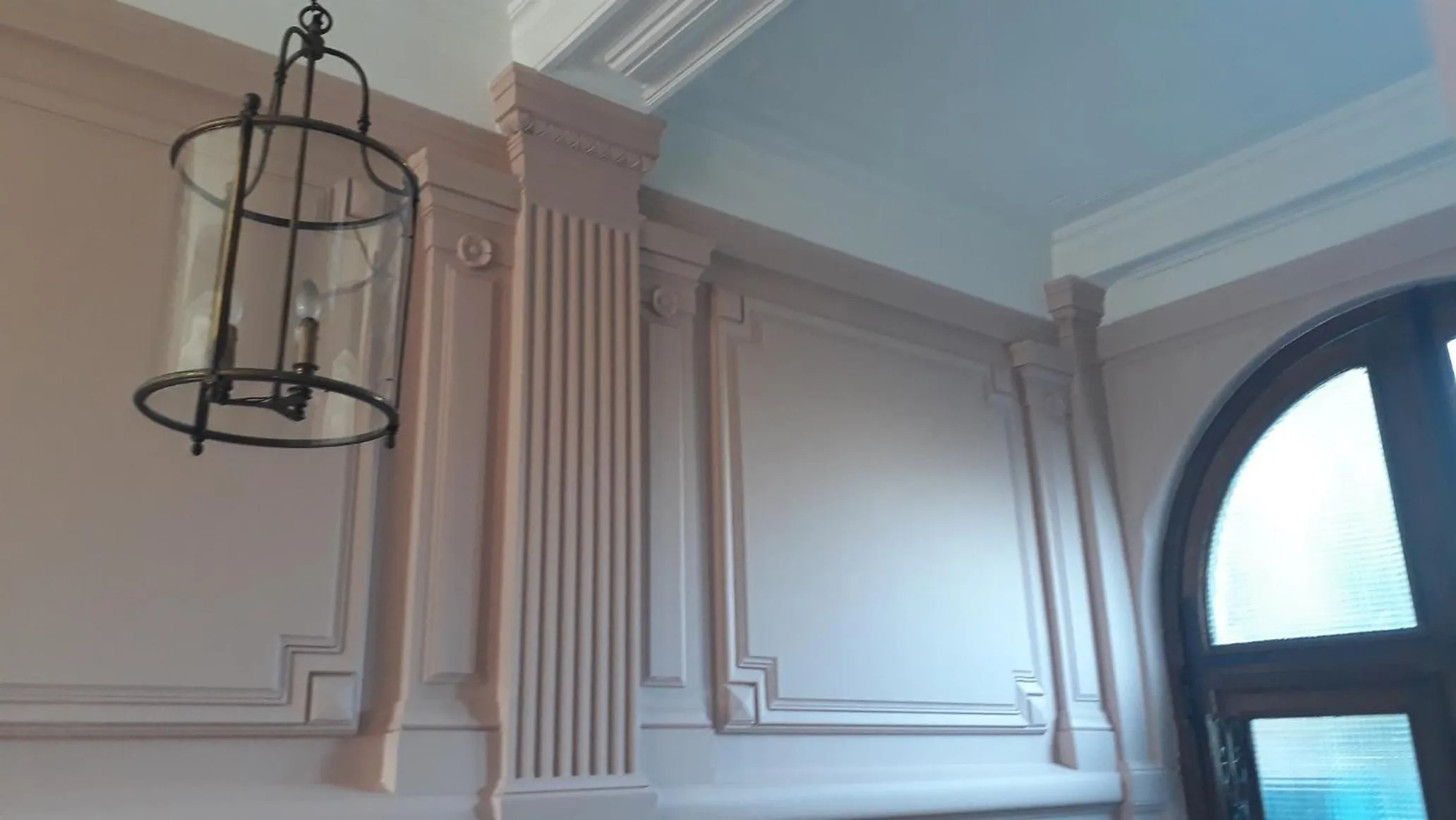 Lobby or reception in La Maison Bleue de Roubaix