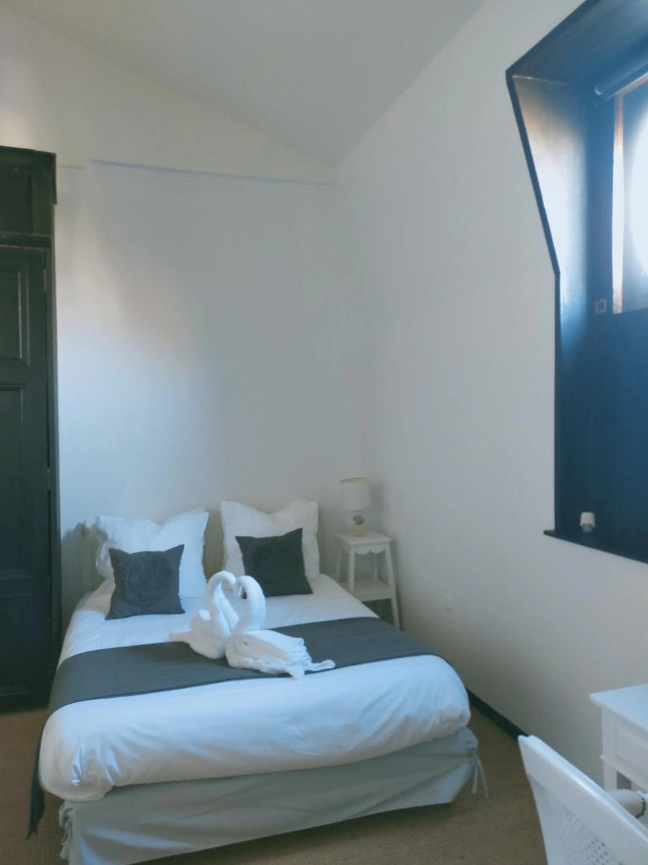 Photo of the whole room in La Maison Bleue de Roubaix