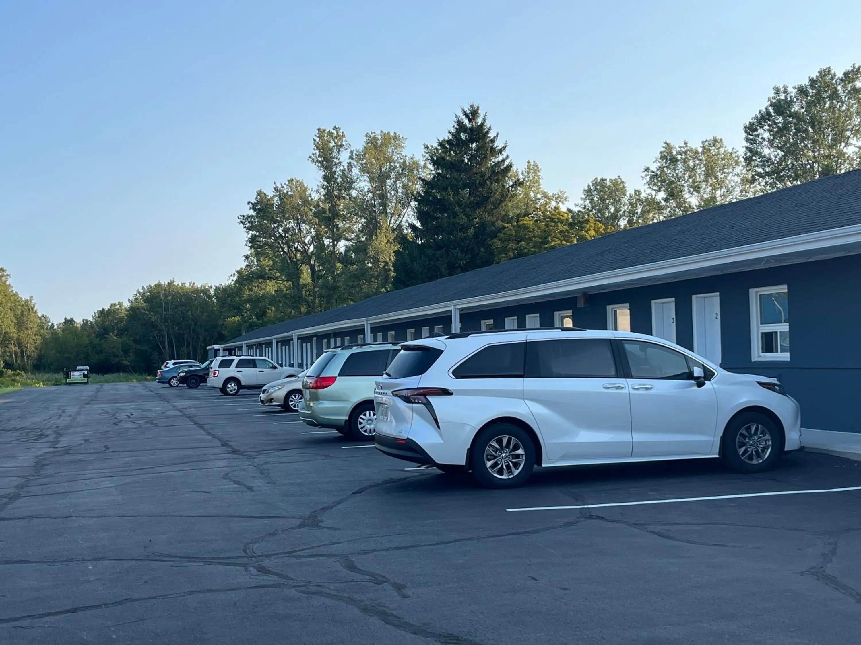 Parking in Eastcourtmotel