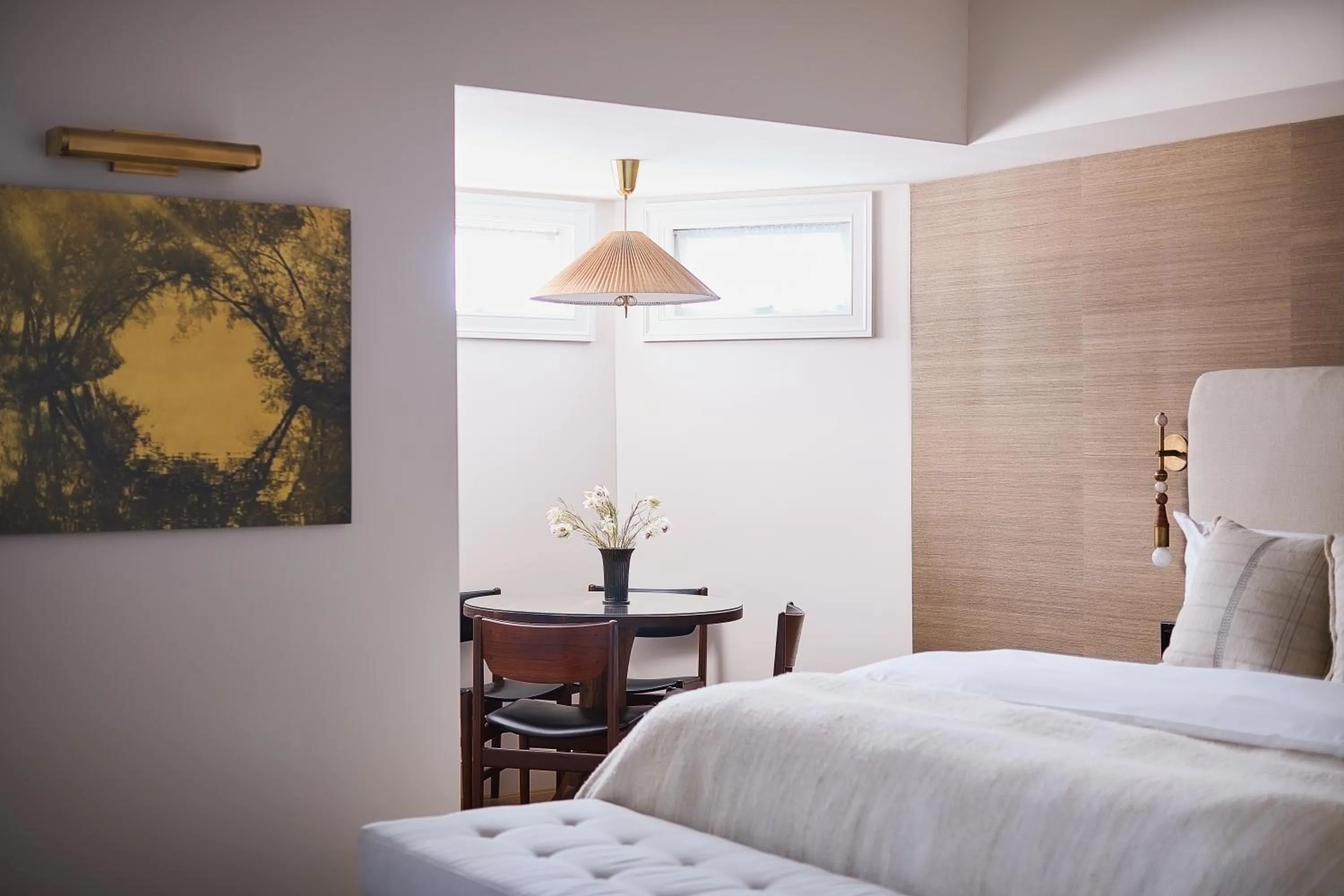 Deluxe Room with Soaking Tub - single occupancy in Stockton Inn