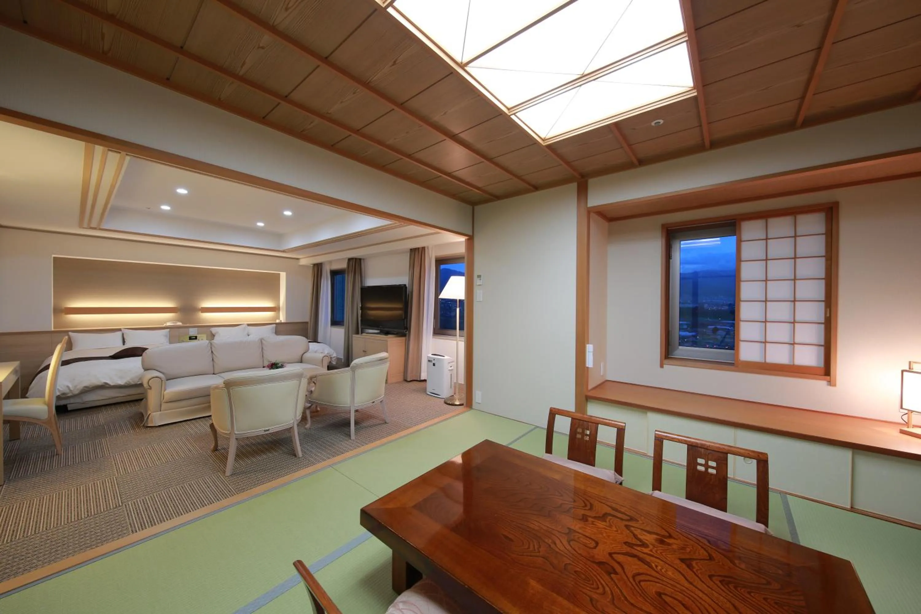 Bed in Hotel Kasugai