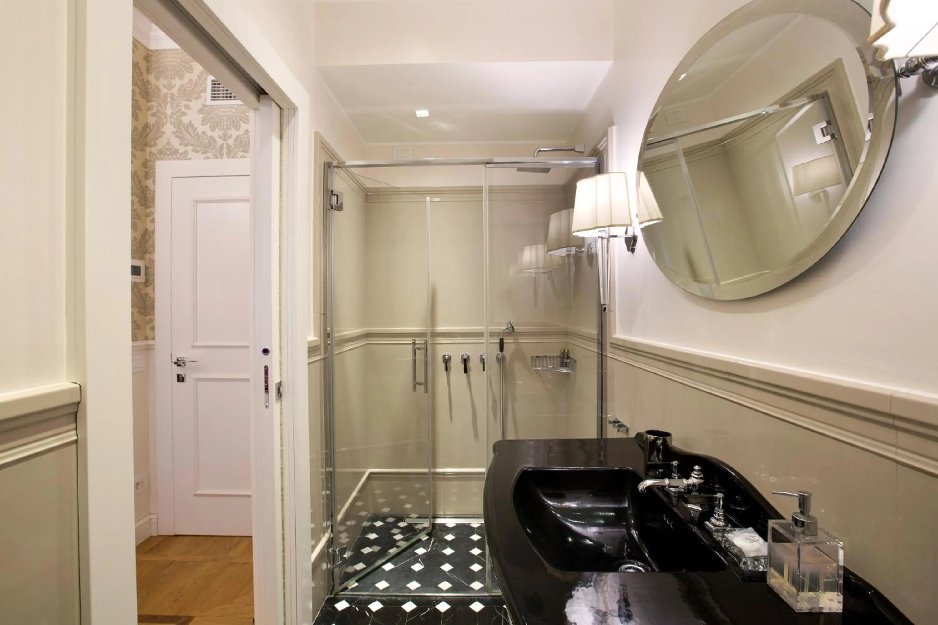 Bathroom in Duomo Rooms