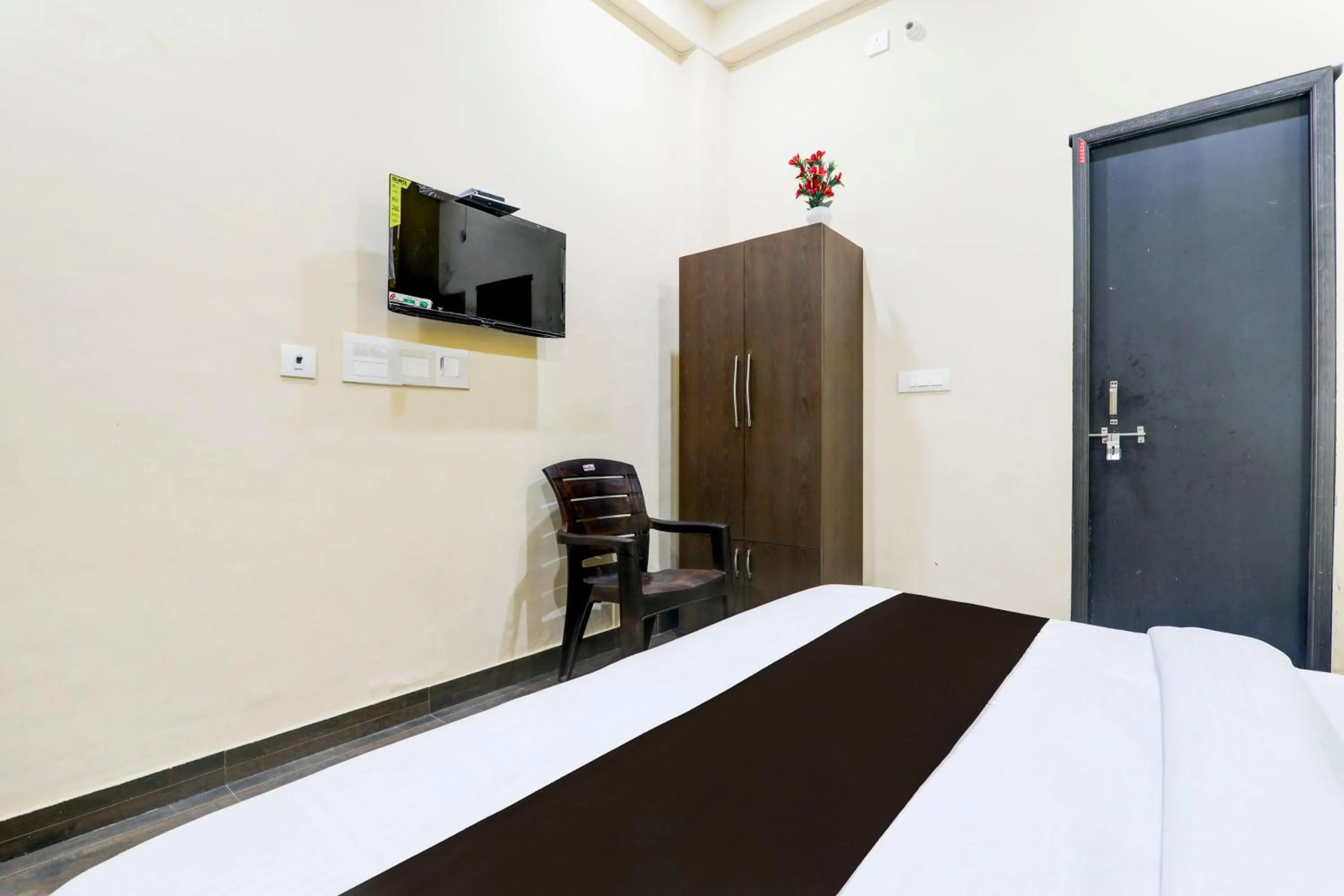 Bedroom, Bed in Super Hotel O Arjun Ganj