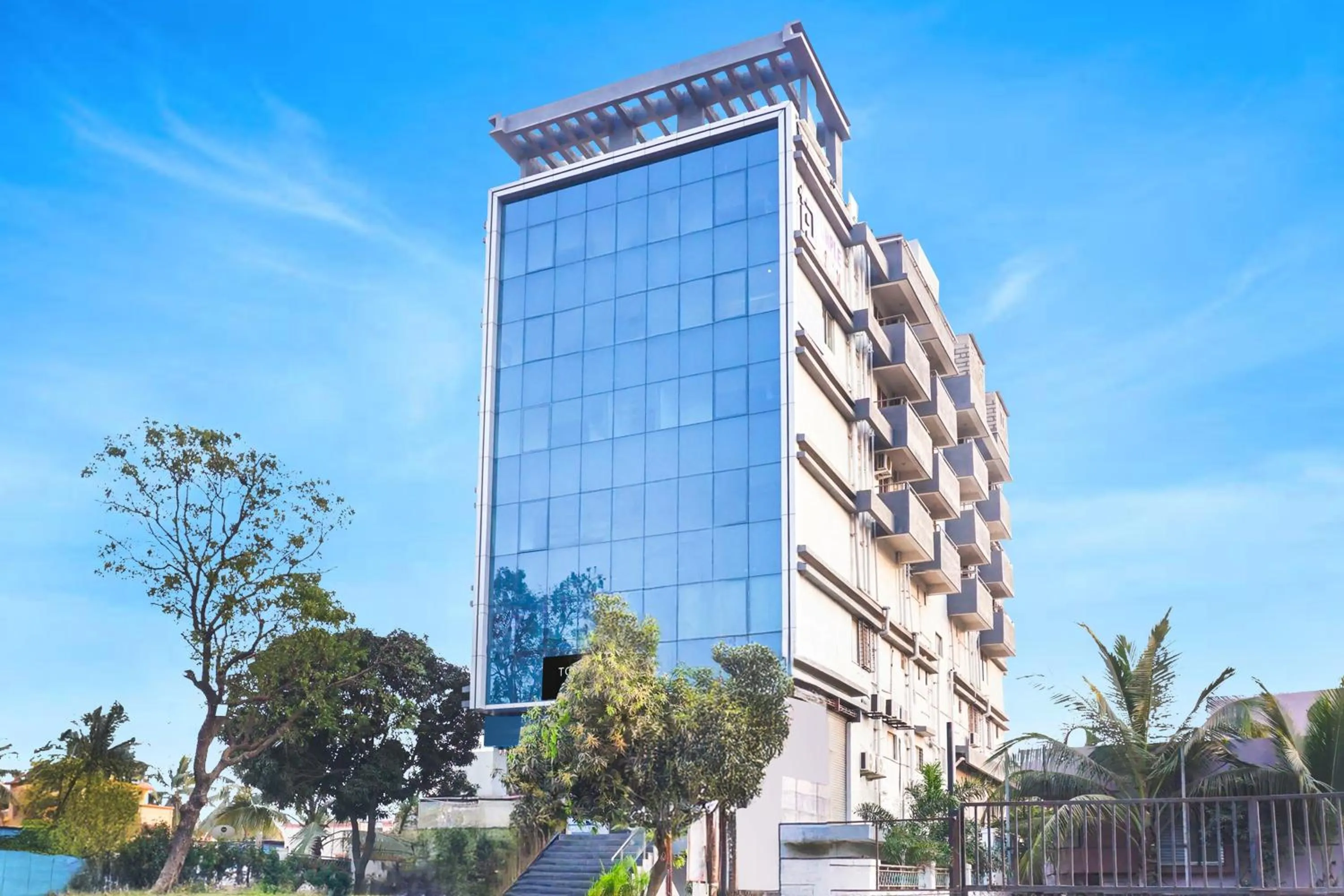 Facade/entrance in Super Townhouse Lohegaon Near Pune Airport formerly Landmark Regency