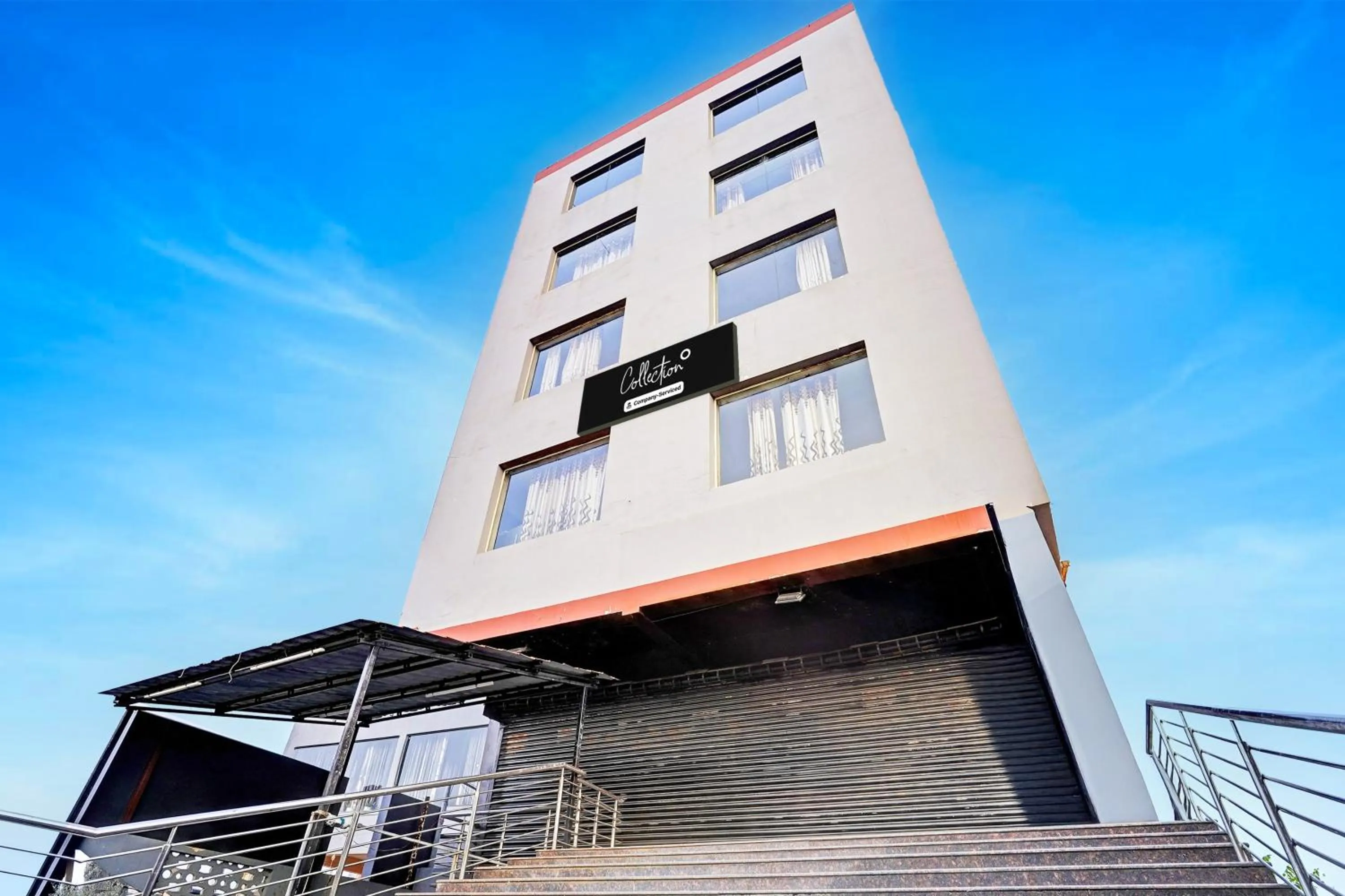 Facade/entrance in Collection O Vanamthopu Center Nellore Formerly ESR Guest Inn