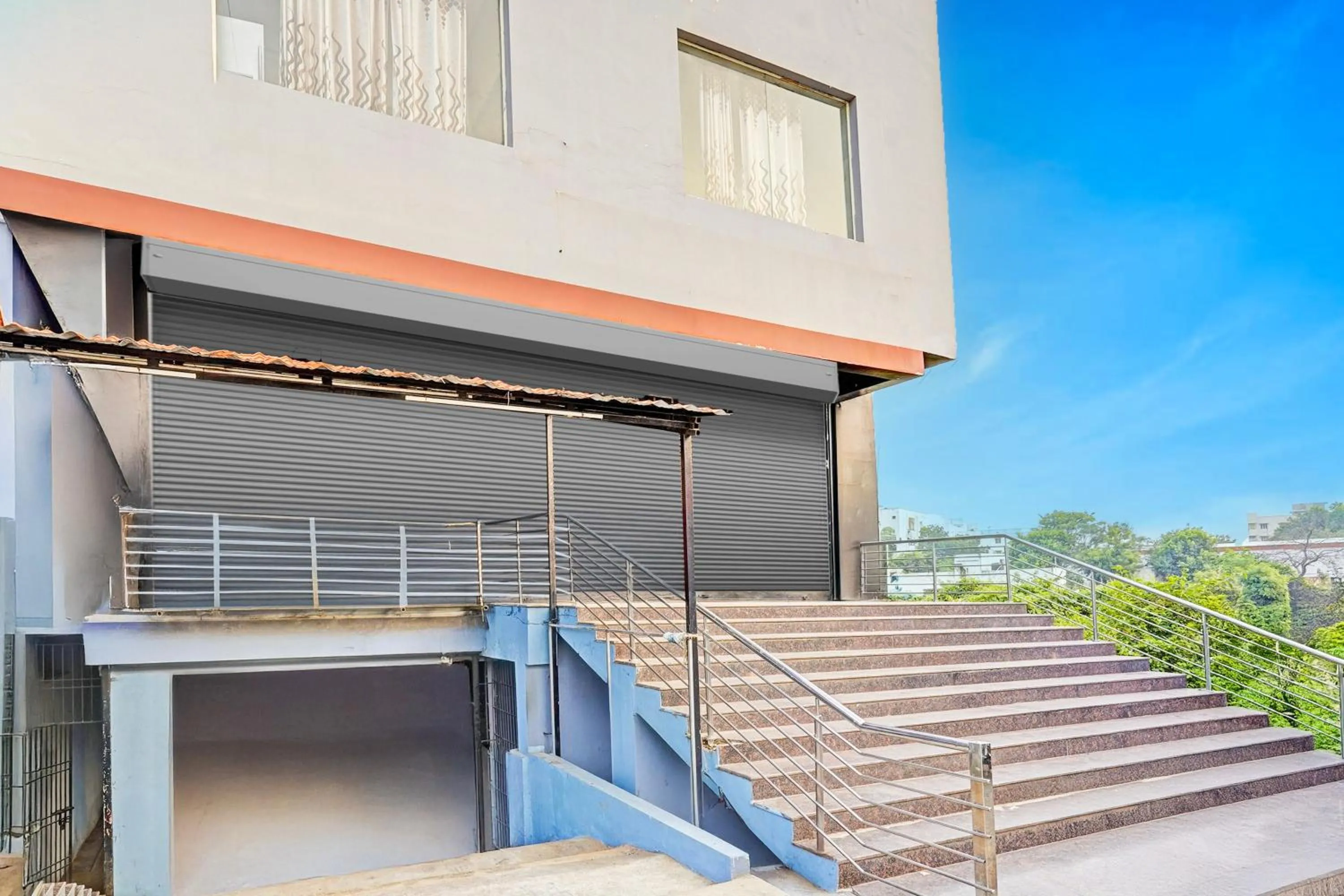 Facade/entrance in Collection O Vanamthopu Center Nellore Formerly ESR Guest Inn
