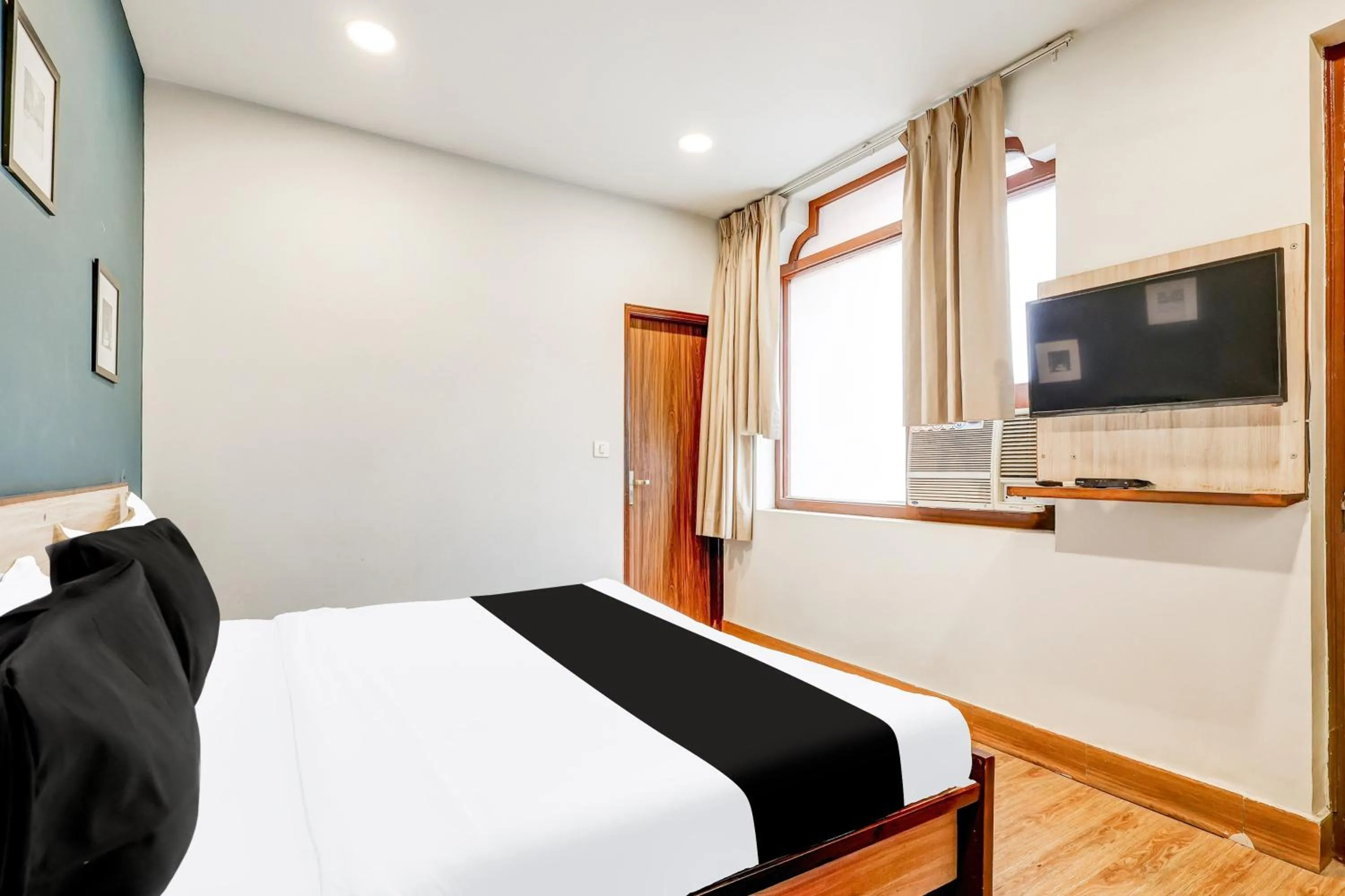 Hotel O New Delhi Palam Railway Station