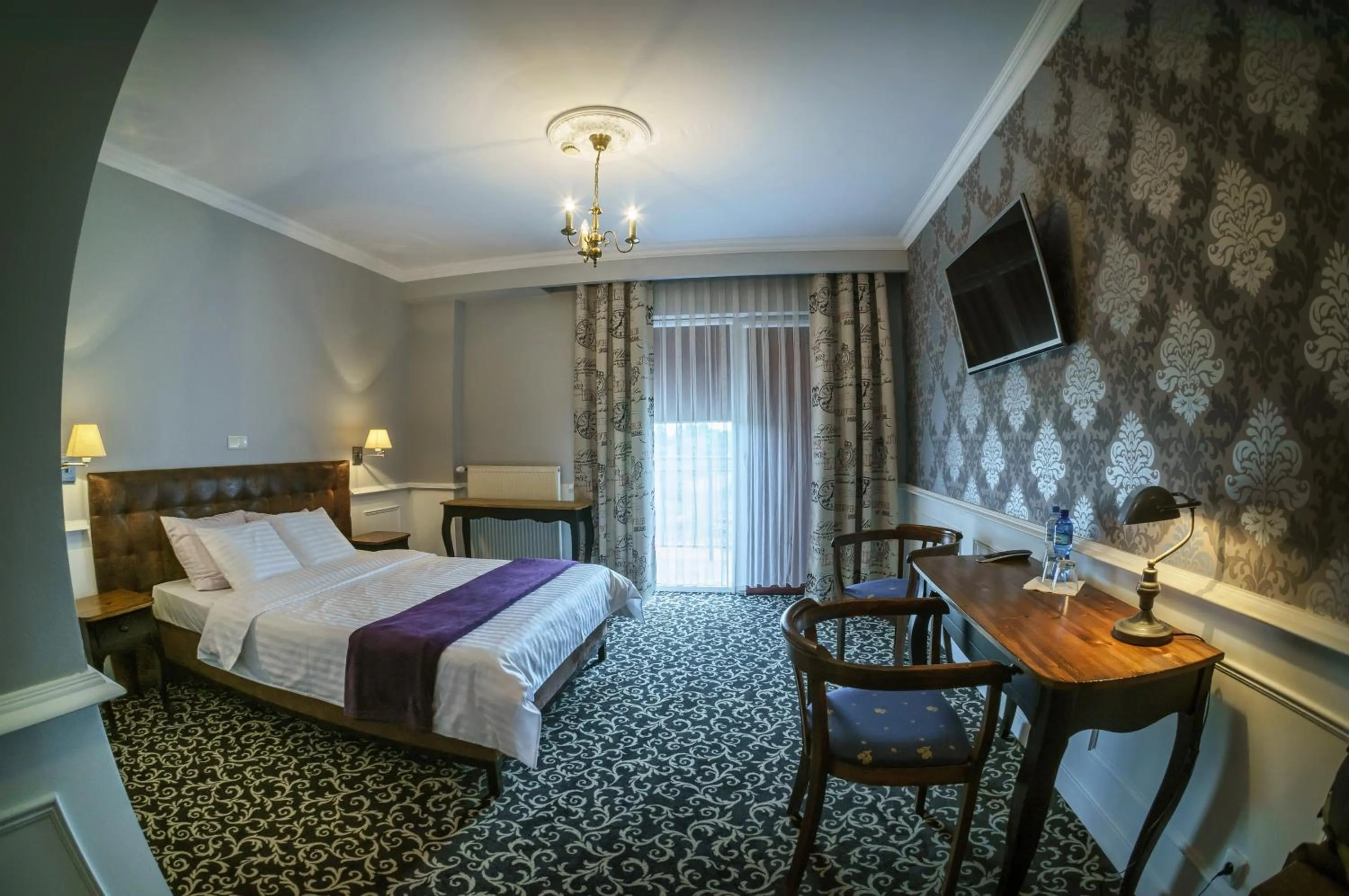 Photo of the whole room, Bed in Grand Częstochowa