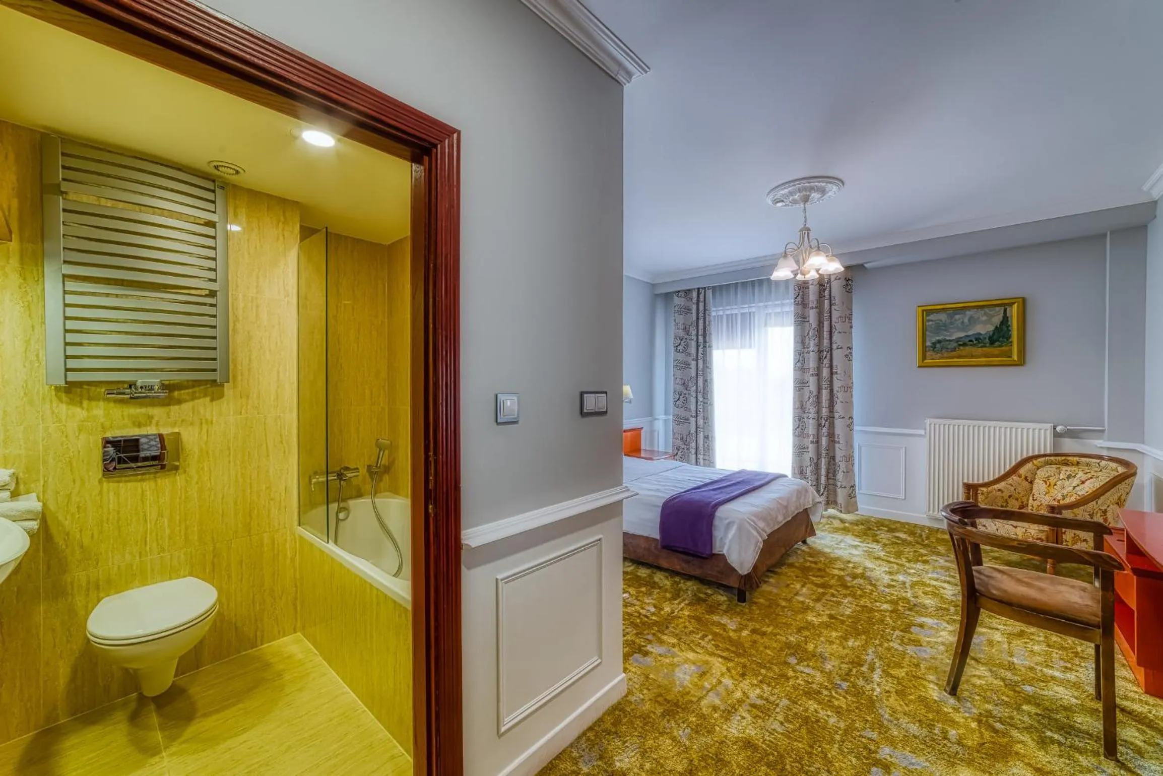 Bathroom, Bed in Grand Częstochowa