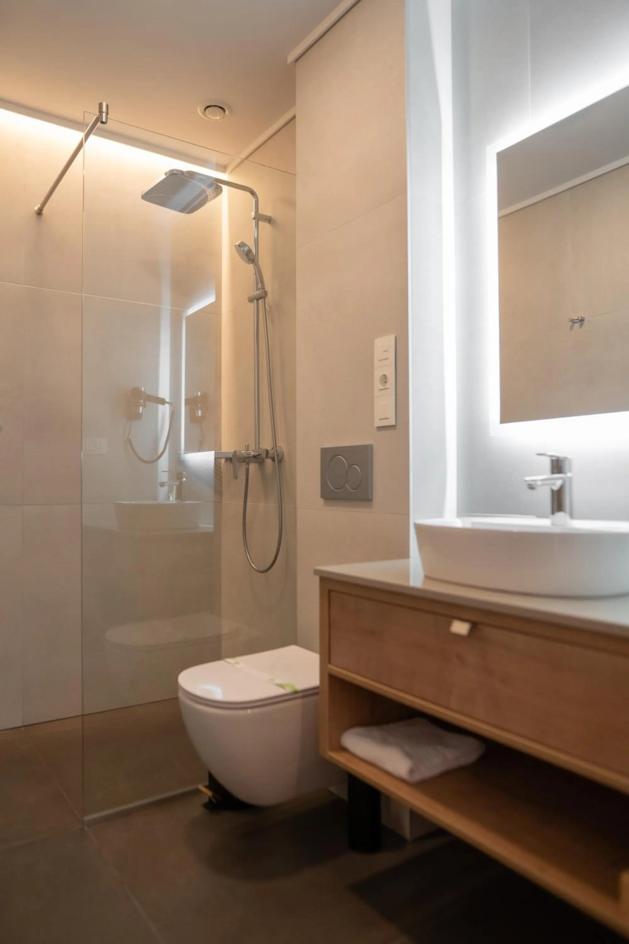 Shower in No Pardon Hotel