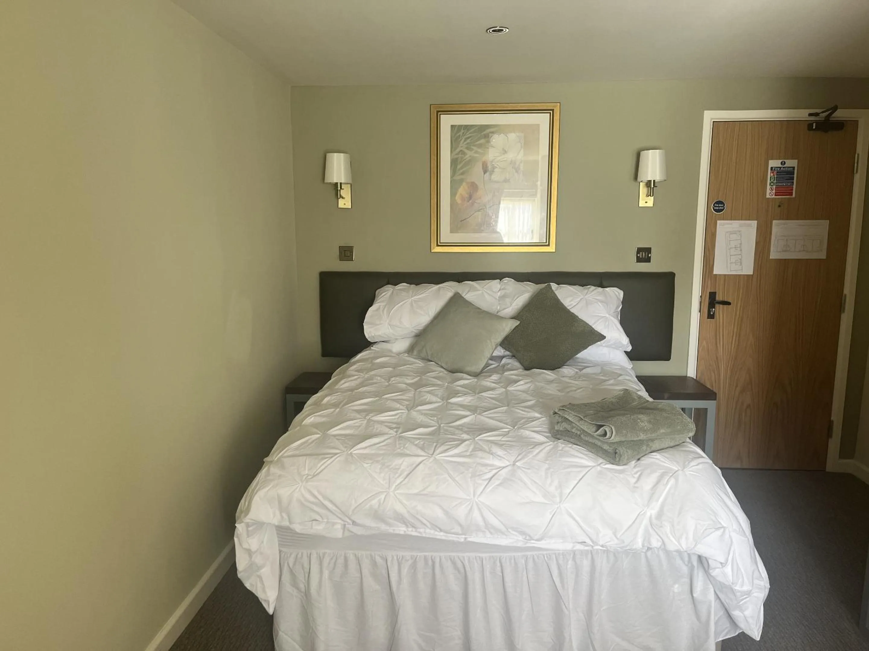 Bedroom, Bed in The Shambles