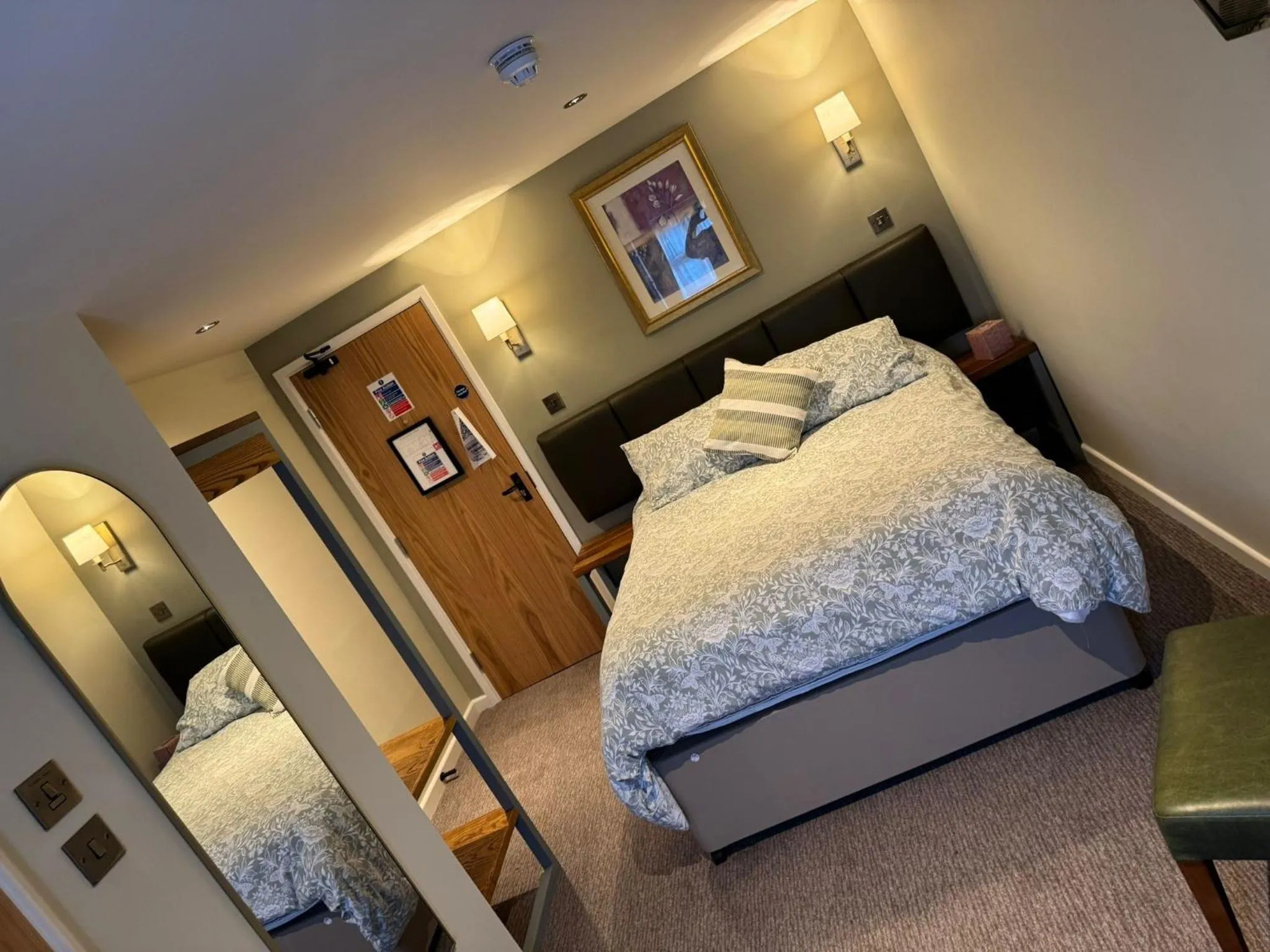 Bedroom, Bed in The Shambles