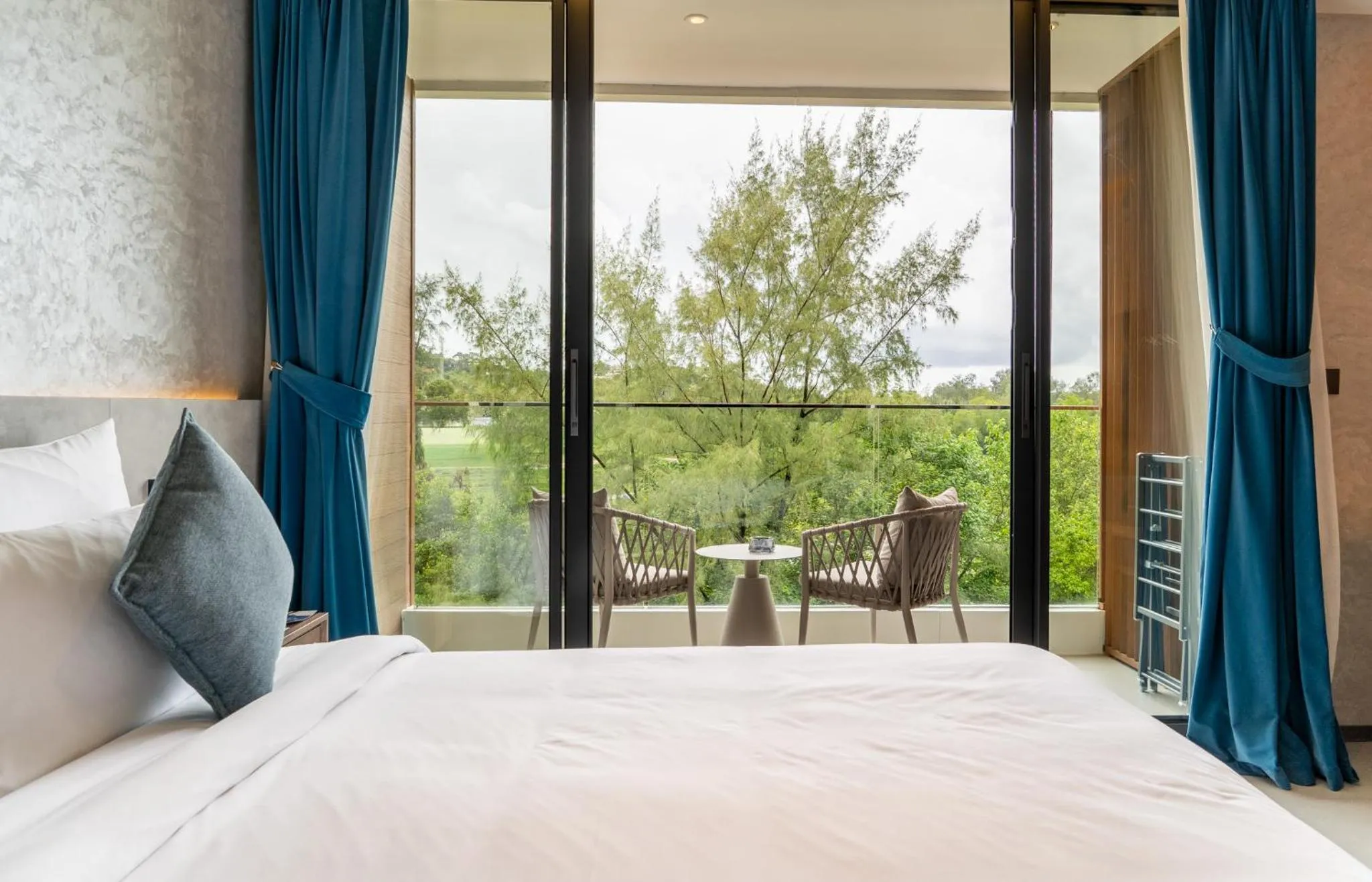 Balcony/Terrace, Bed in Kora Beach Resort Phuket