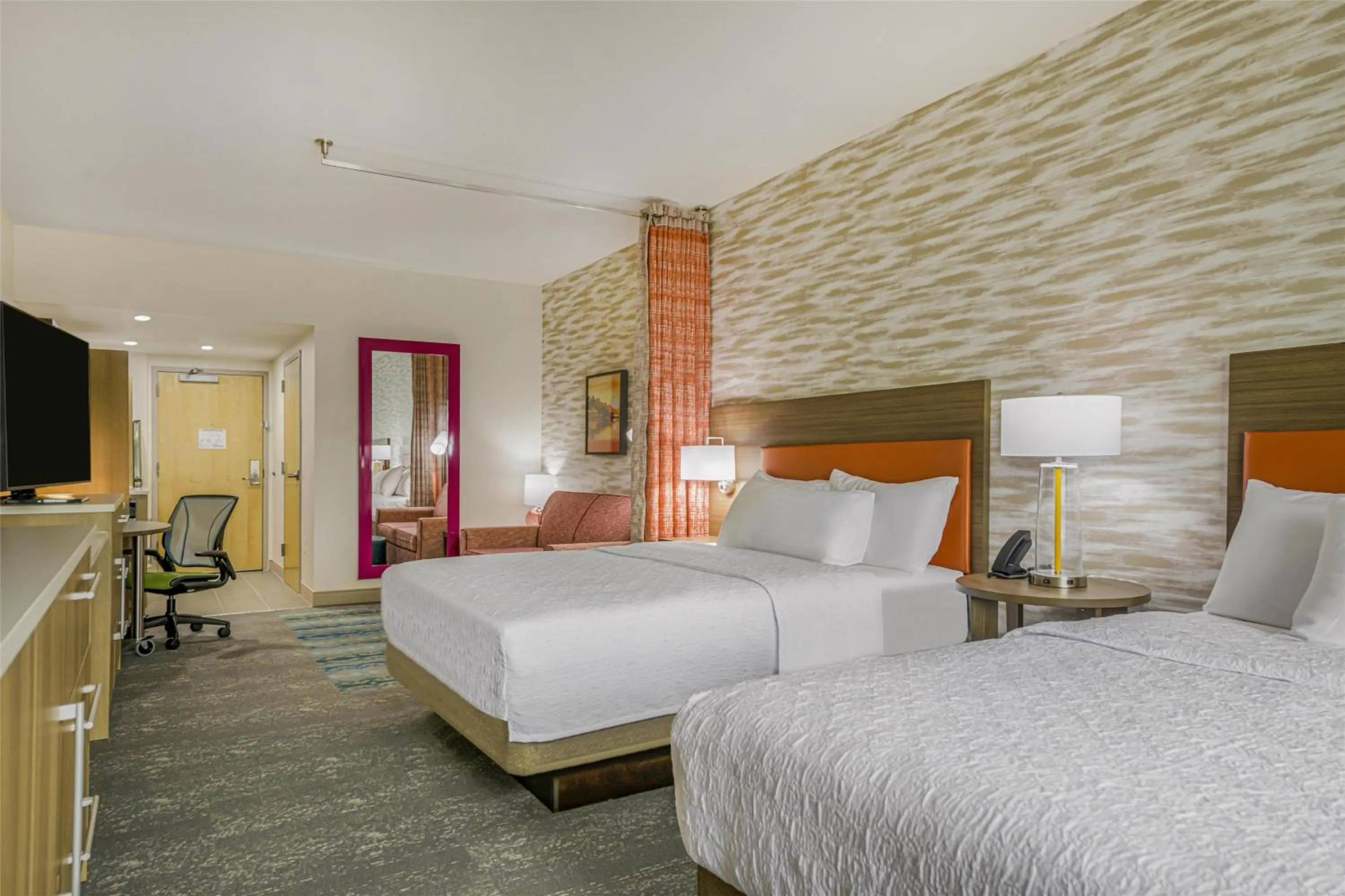 Bed in Home2 Suites By Hilton Guntersville