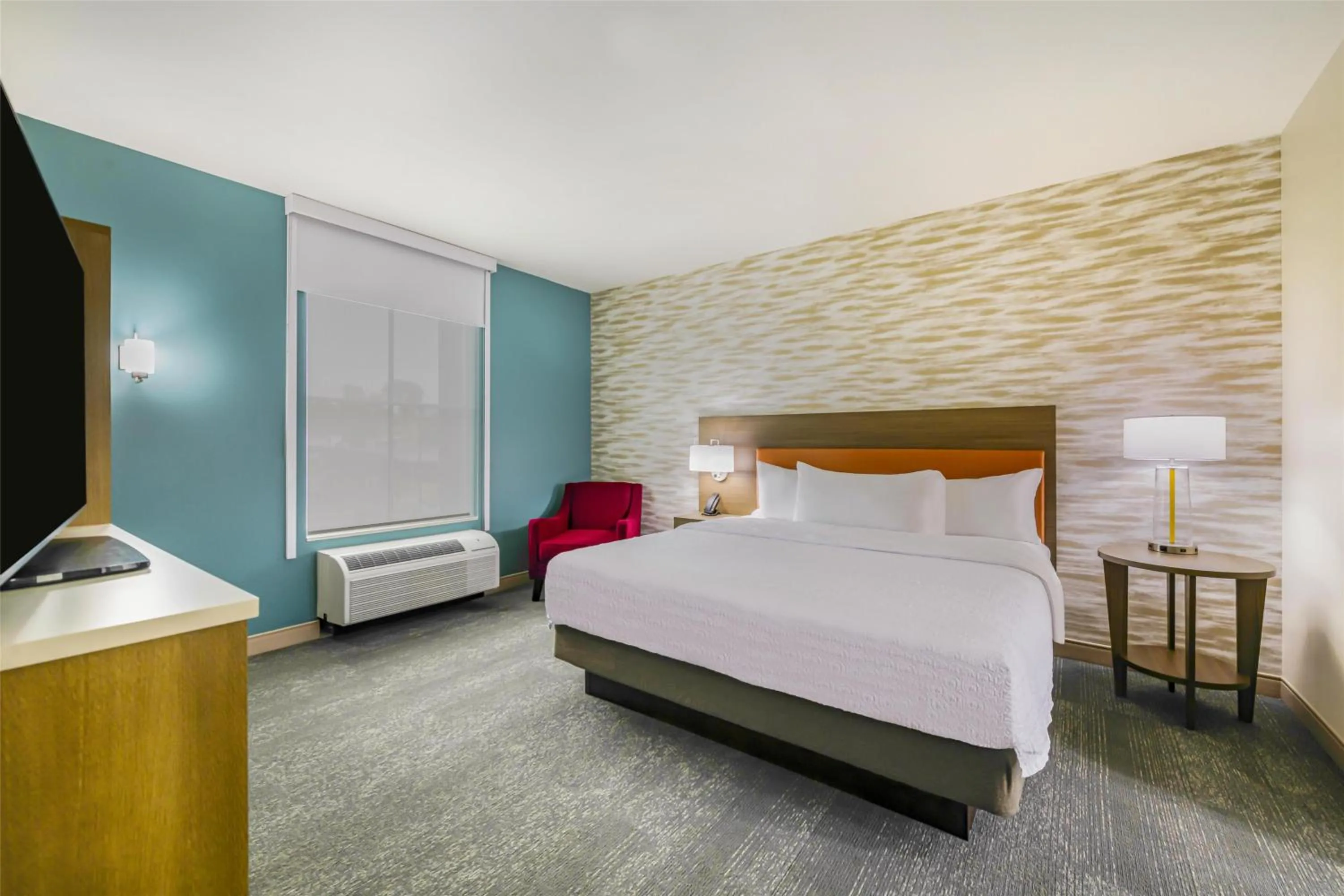 Bed in Home2 Suites By Hilton Guntersville