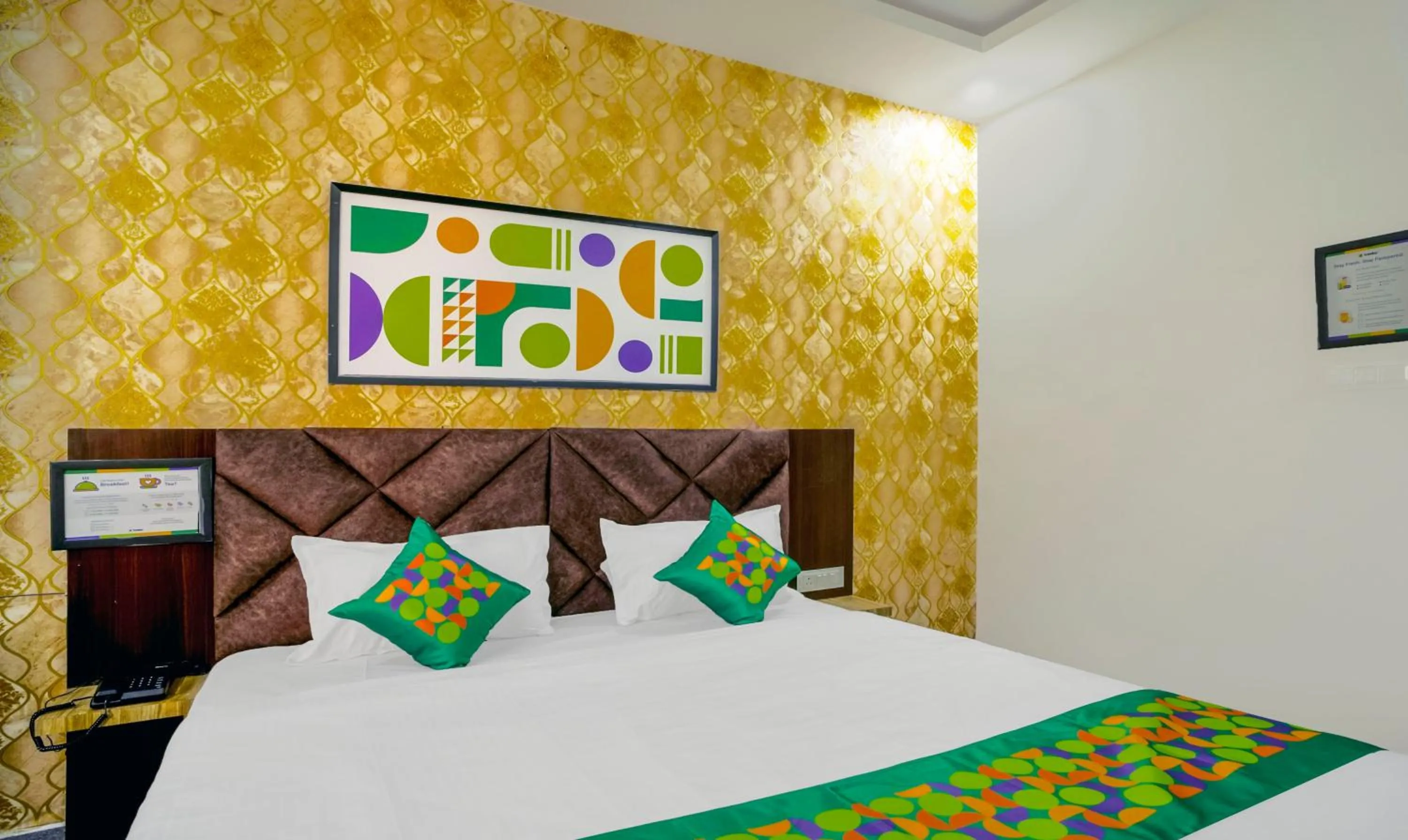 Bedroom, Bed in Treebo NPS Grand, Ranchi Railway Station