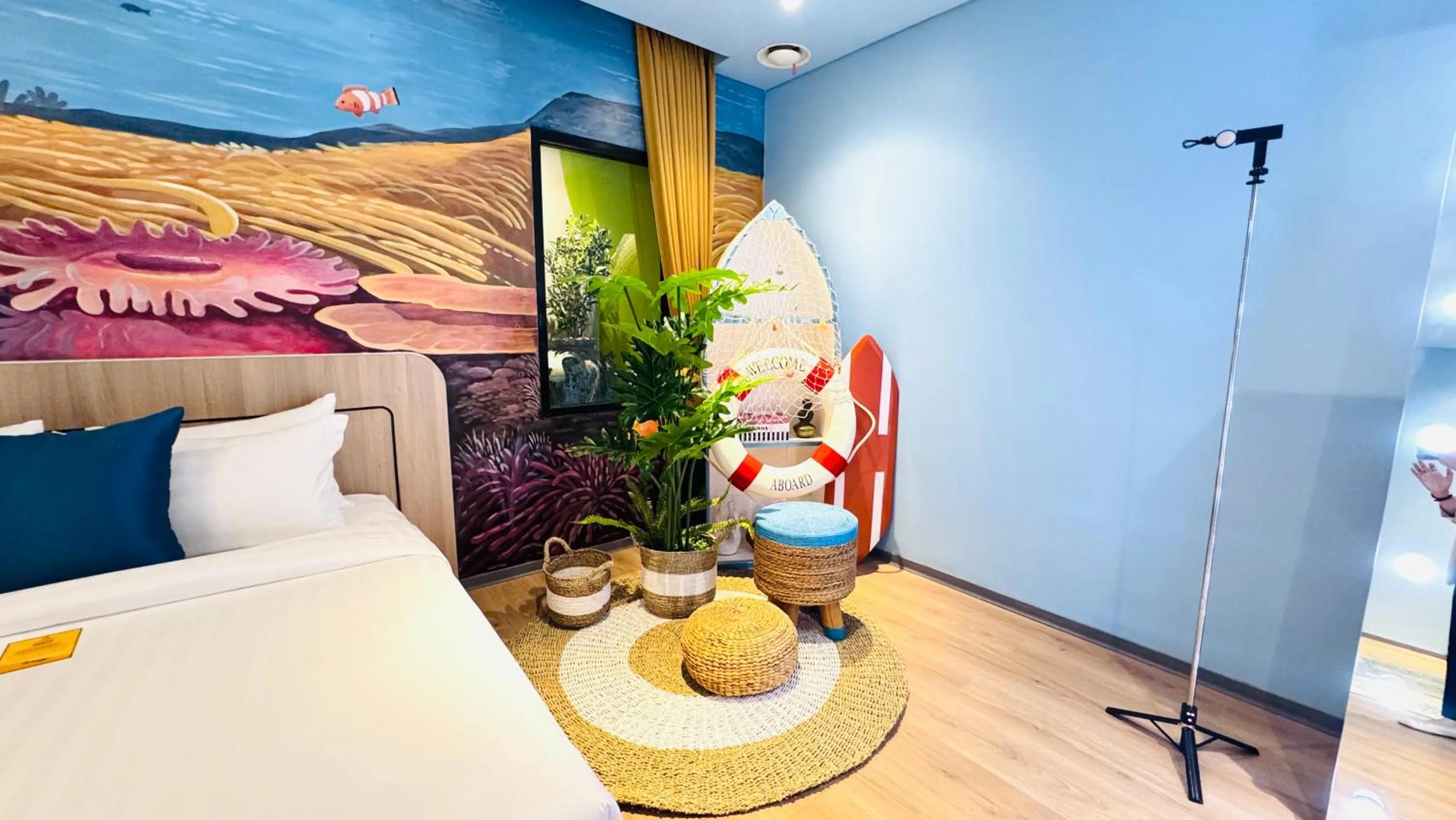 Bedroom, Bed in Yellow Bee Resort Cililitan