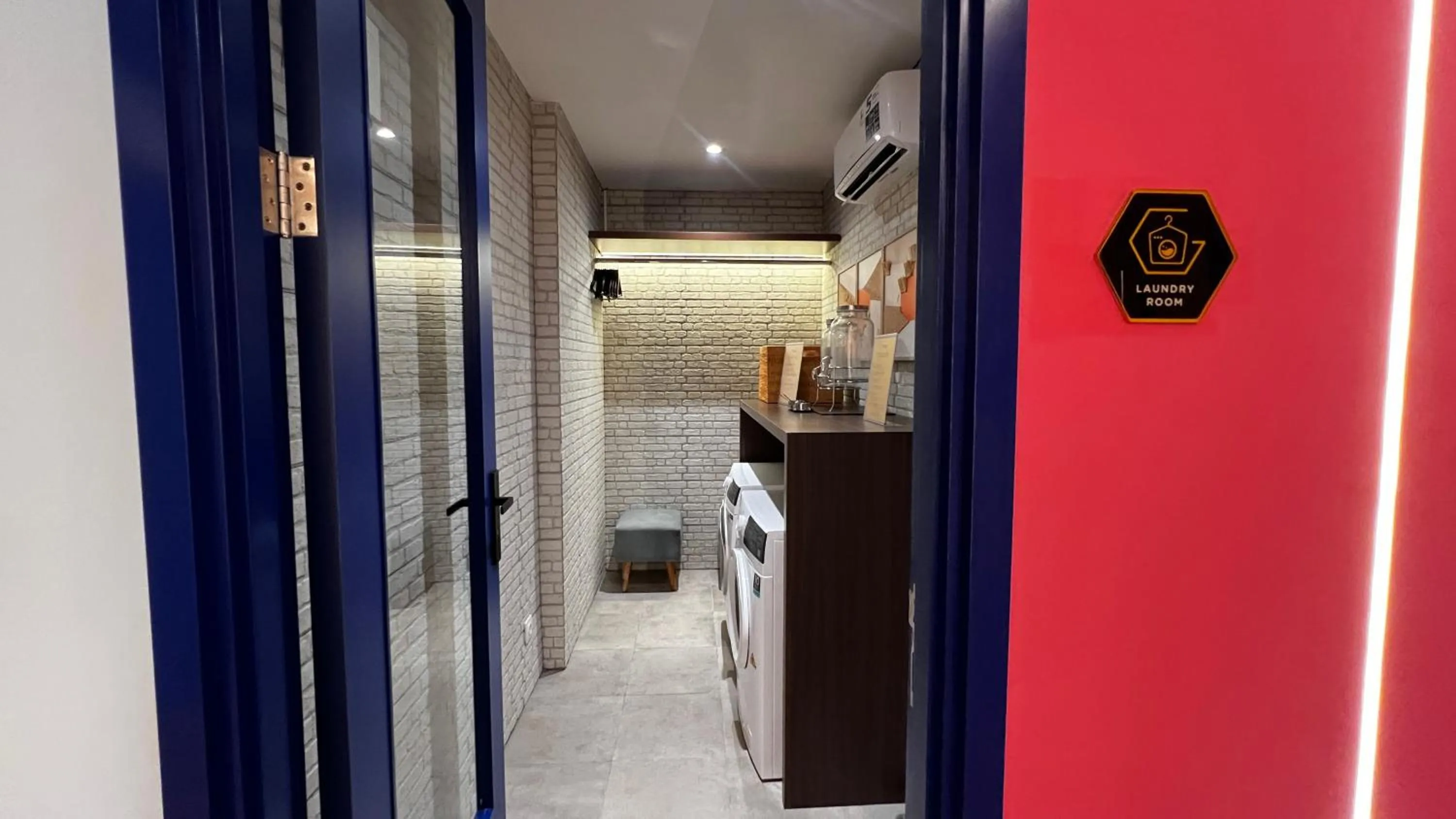 laundry in Yellow Bee Resort Cililitan