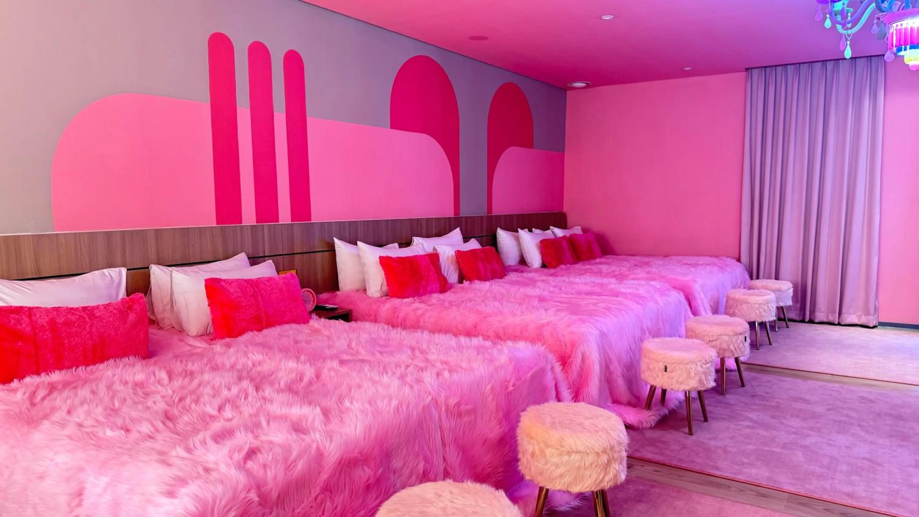 Bedroom, Bed in Yellow Bee Resort Cililitan