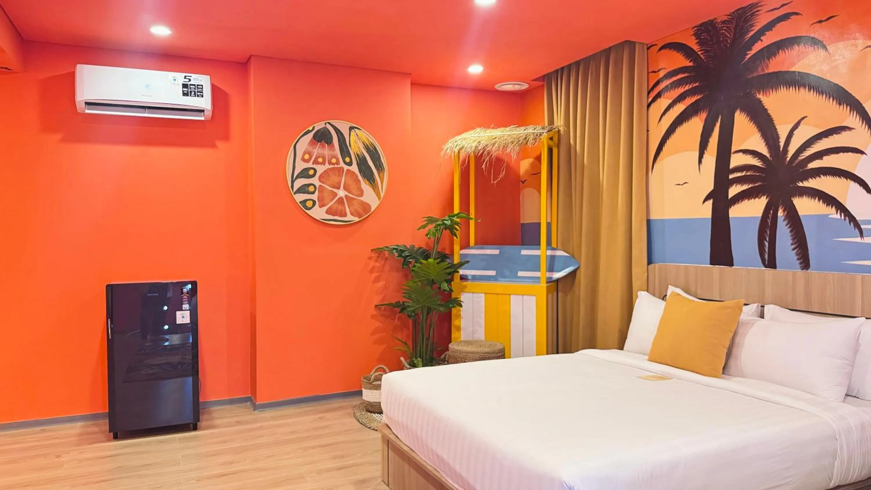 Bedroom, Bed in Yellow Bee Resort Cililitan