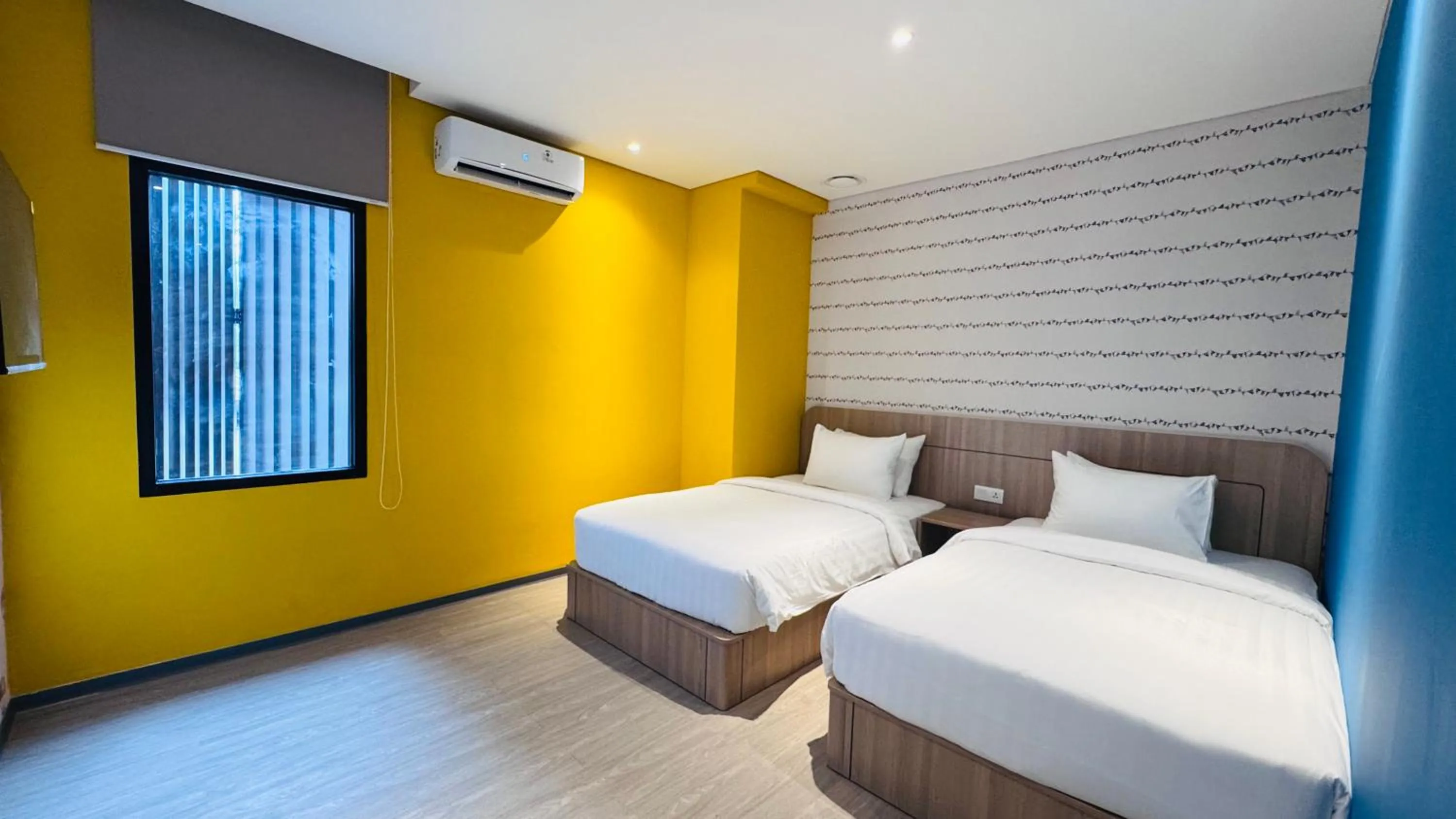 Bedroom, Bed in Yellow Bee Resort Cililitan