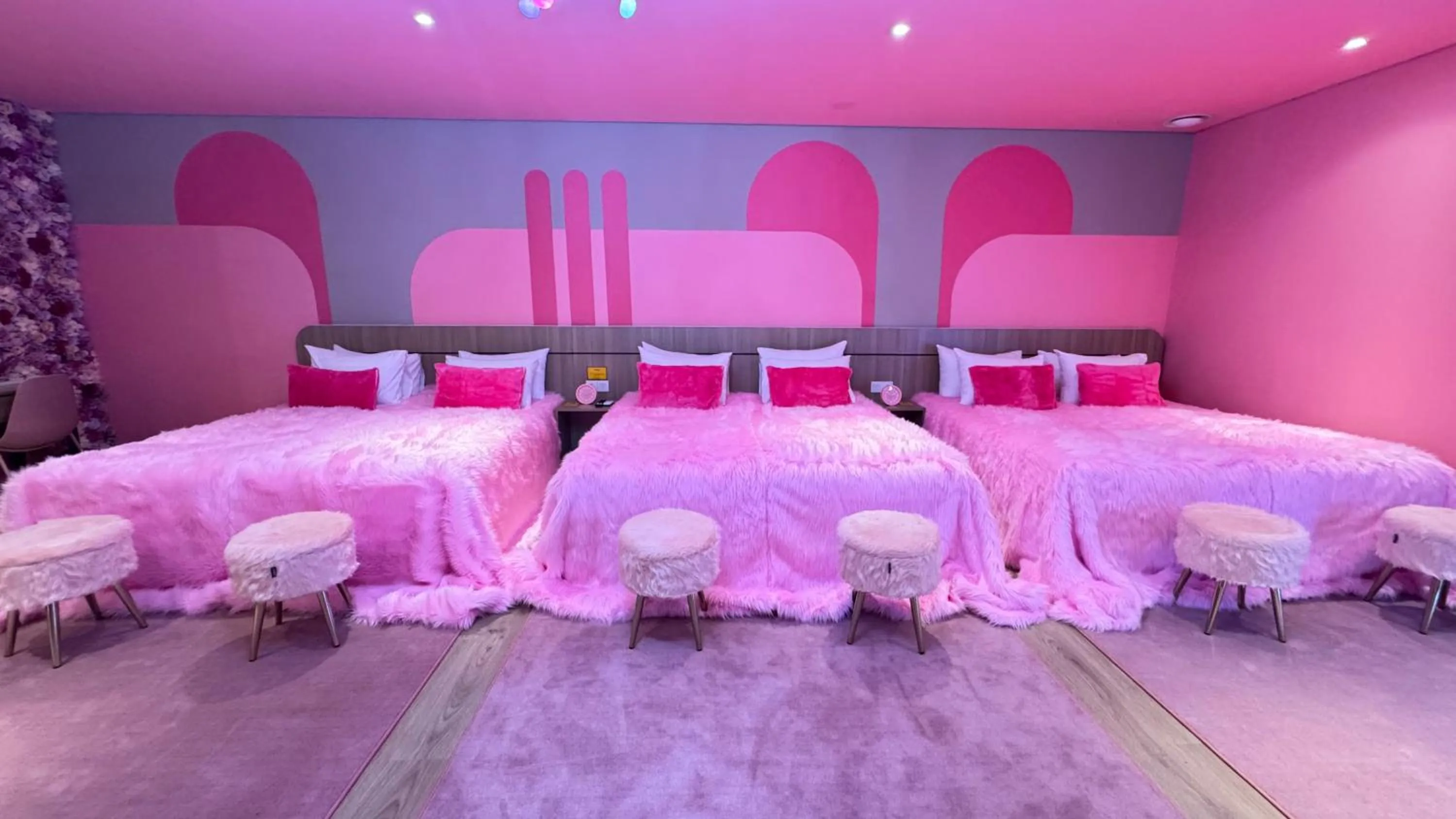 Bedroom, Bed in Yellow Bee Resort Cililitan