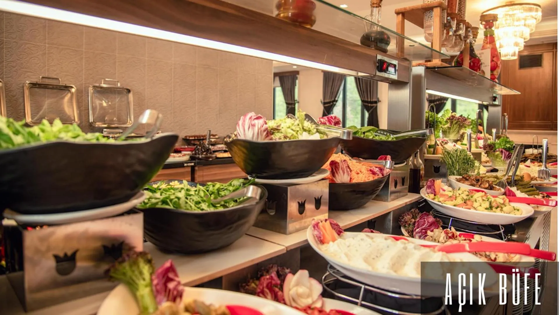 Restaurant/places to eat in V Orman Resort