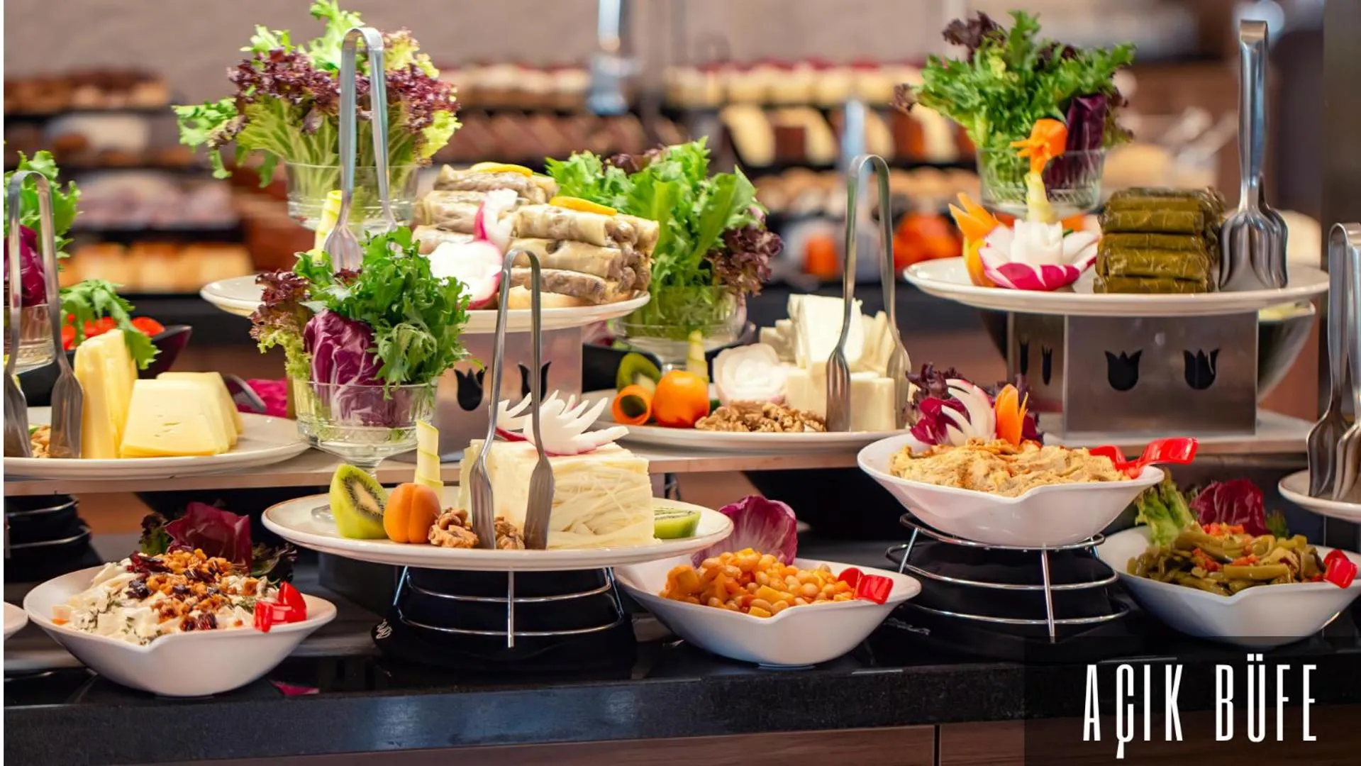 Restaurant/places to eat in V Orman Resort