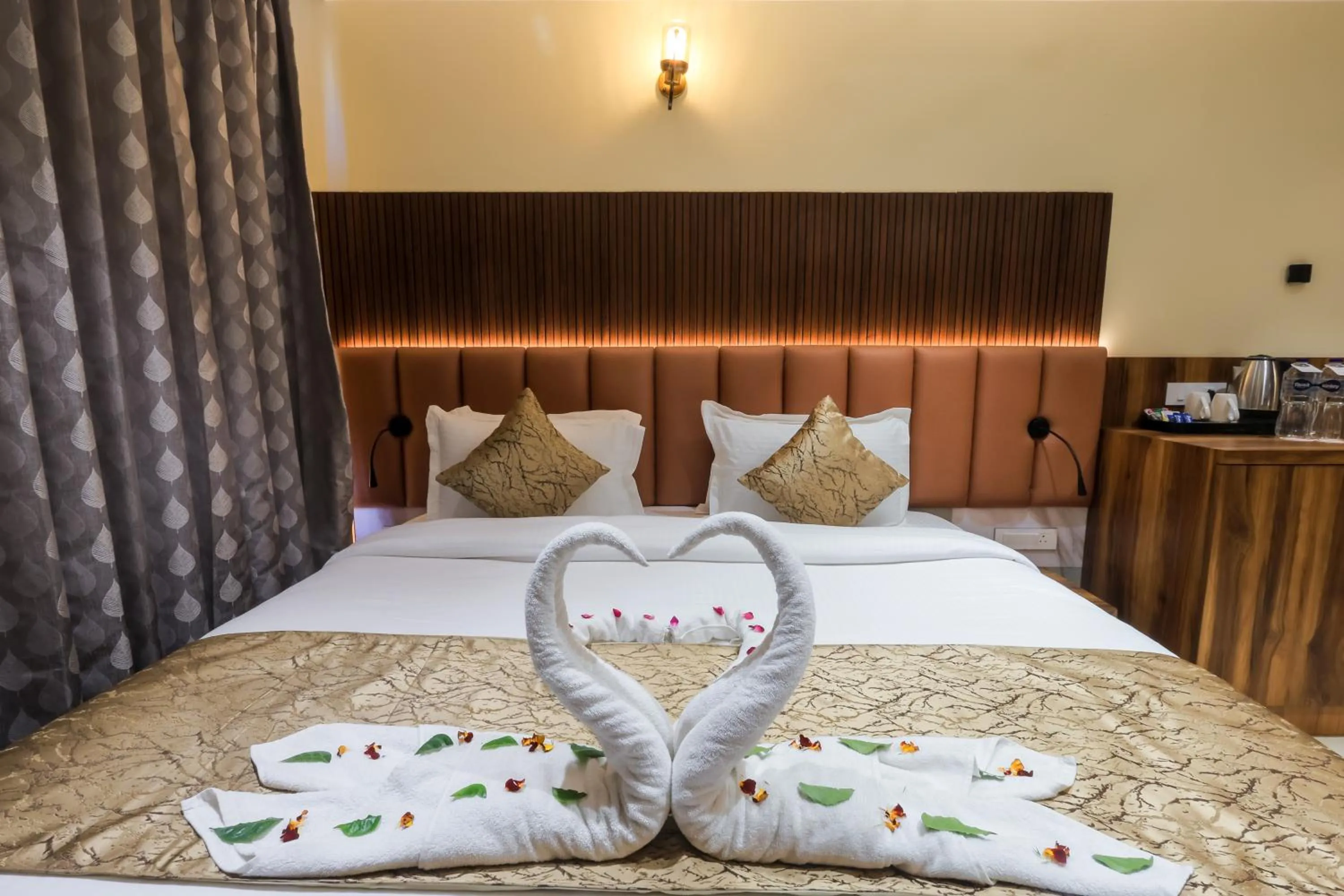 Bedroom, Bed in Hotel Vishwam Residency