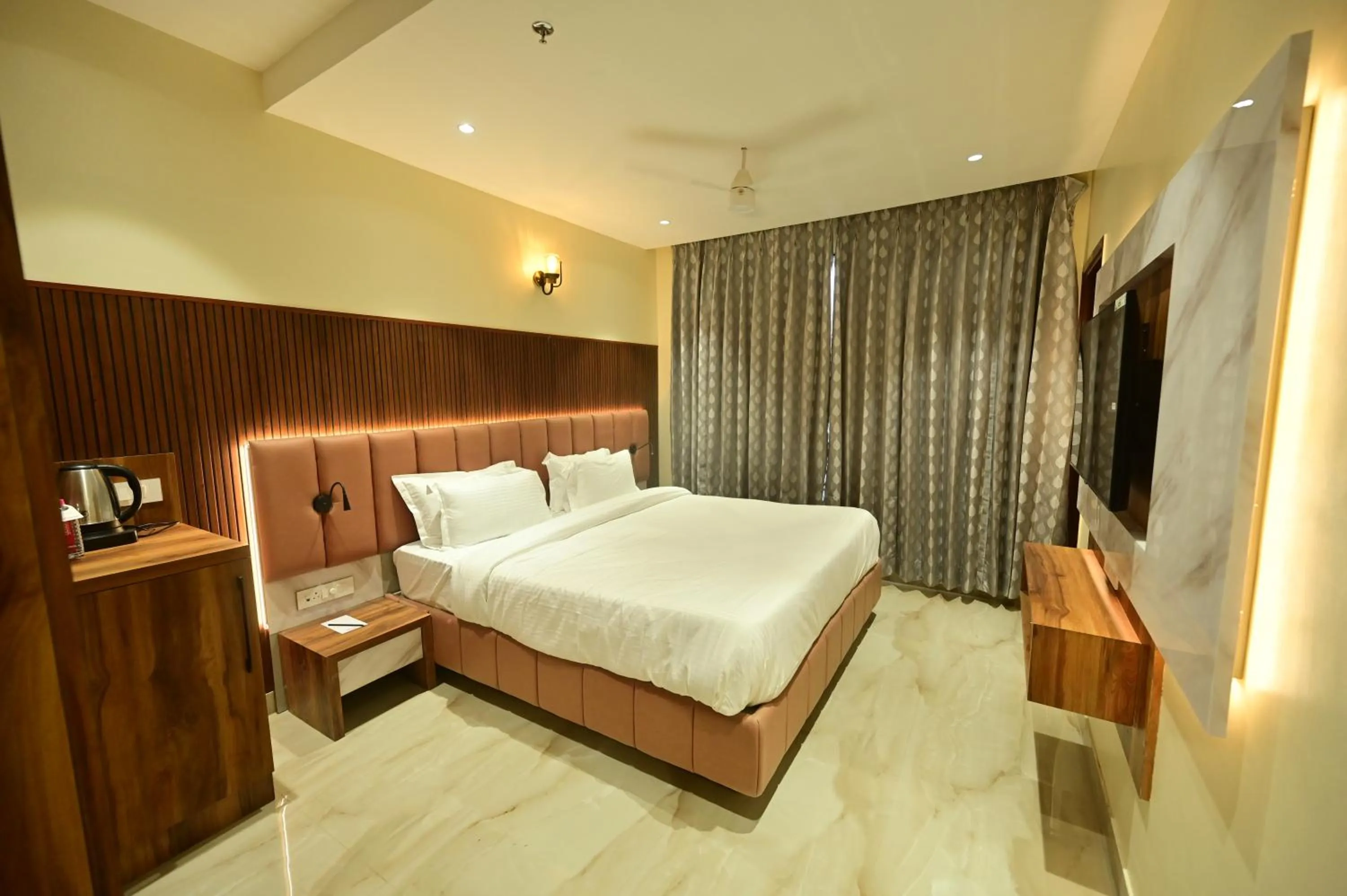 Bedroom, Bed in Hotel Vishwam Residency