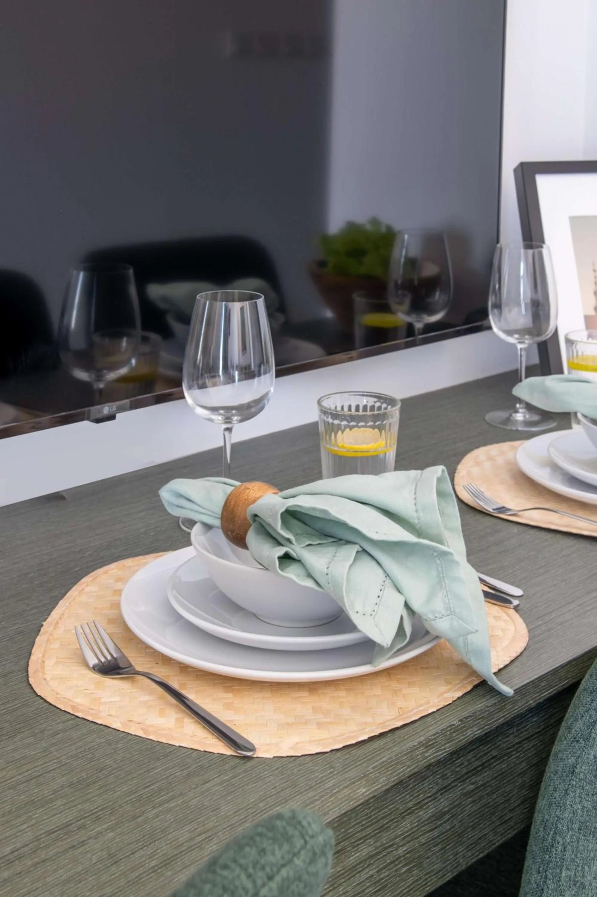 Decorative detail in Frank Porter - Bella Rose