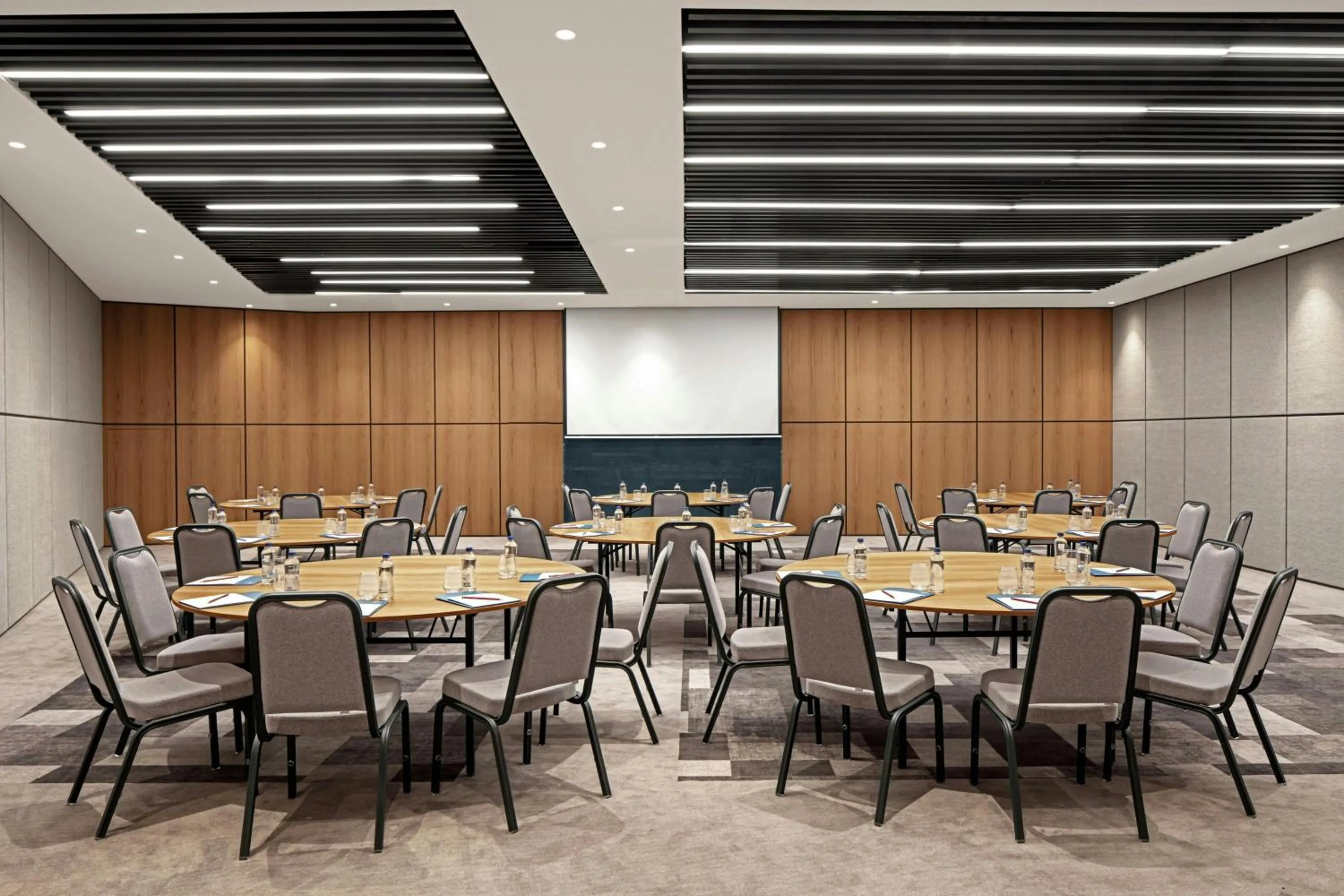 Meeting/conference room in Four Points by Sheraton Istanbul Pendik