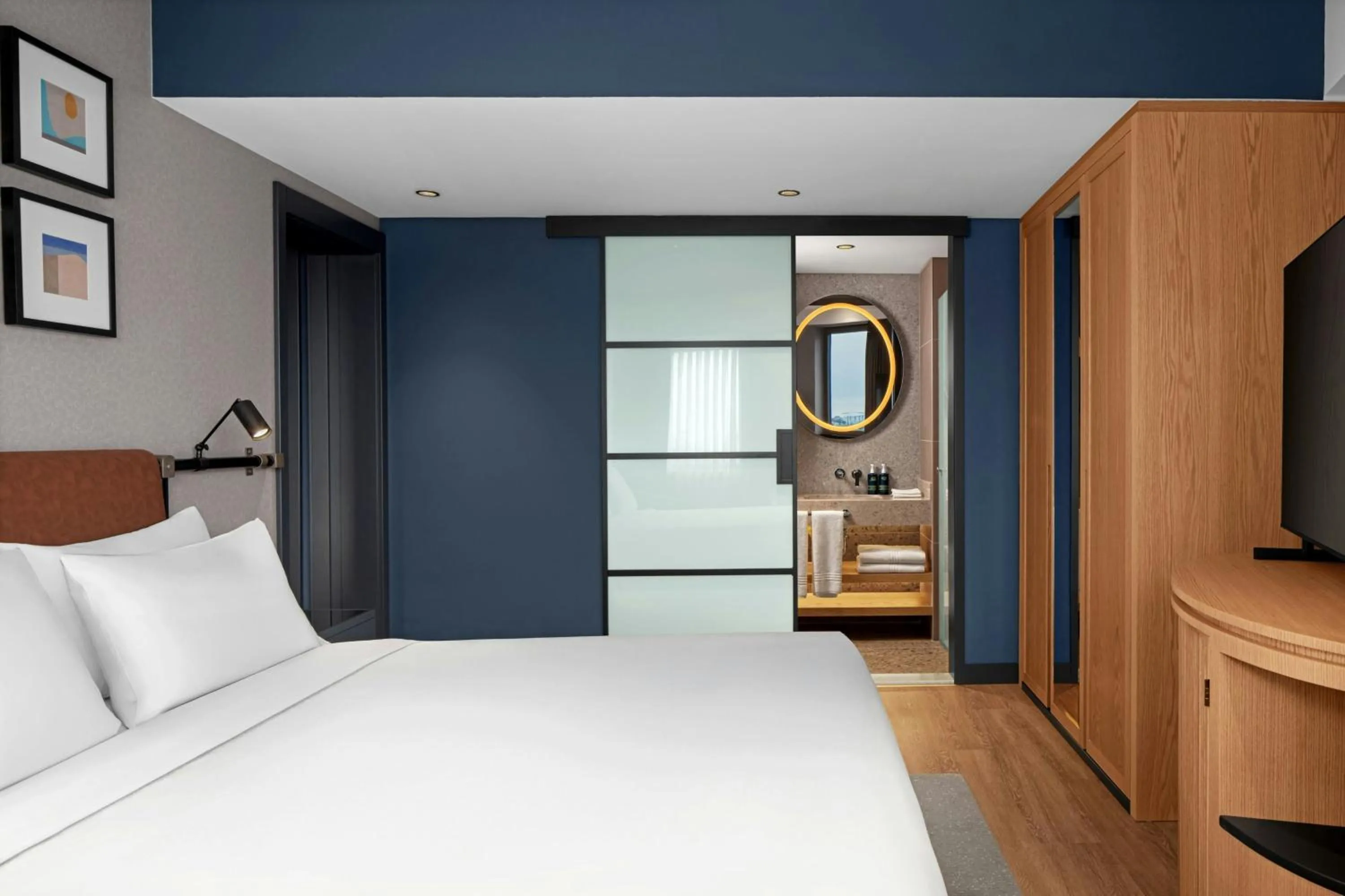 Photo of the whole room, Bed in Four Points by Sheraton Istanbul Pendik