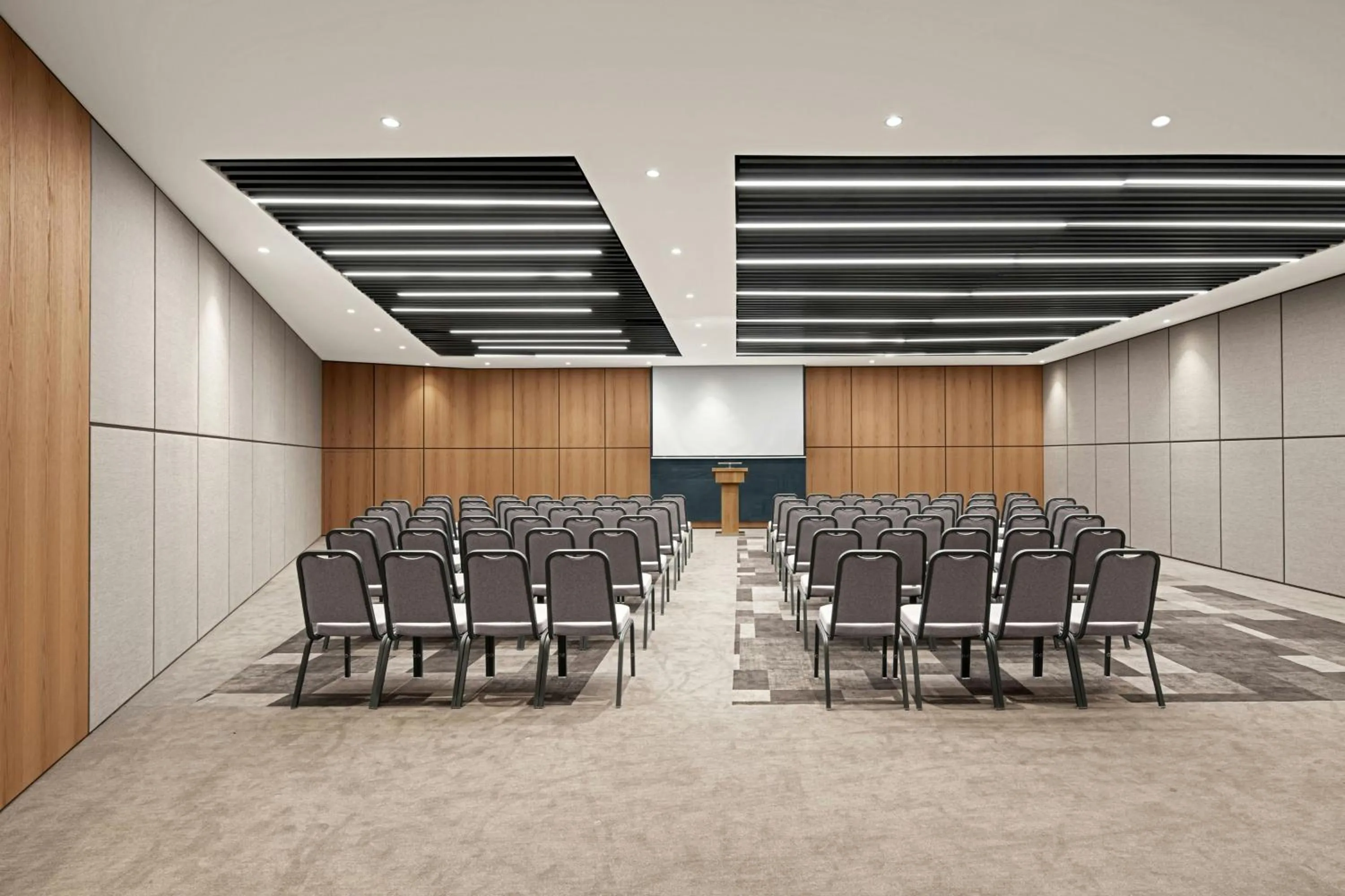 Meeting/conference room in Four Points by Sheraton Istanbul Pendik