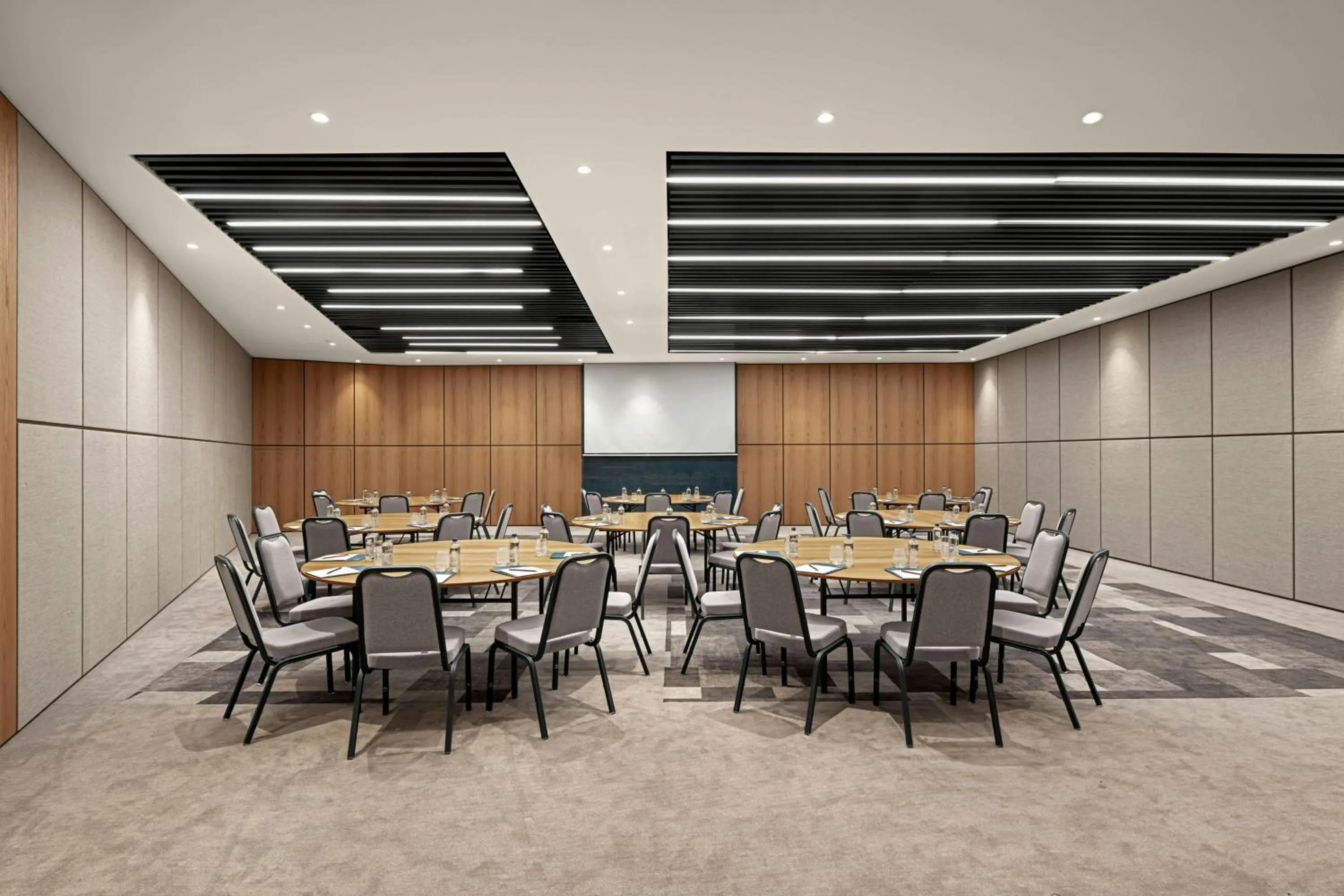 Meeting/conference room in Four Points by Sheraton Istanbul Pendik