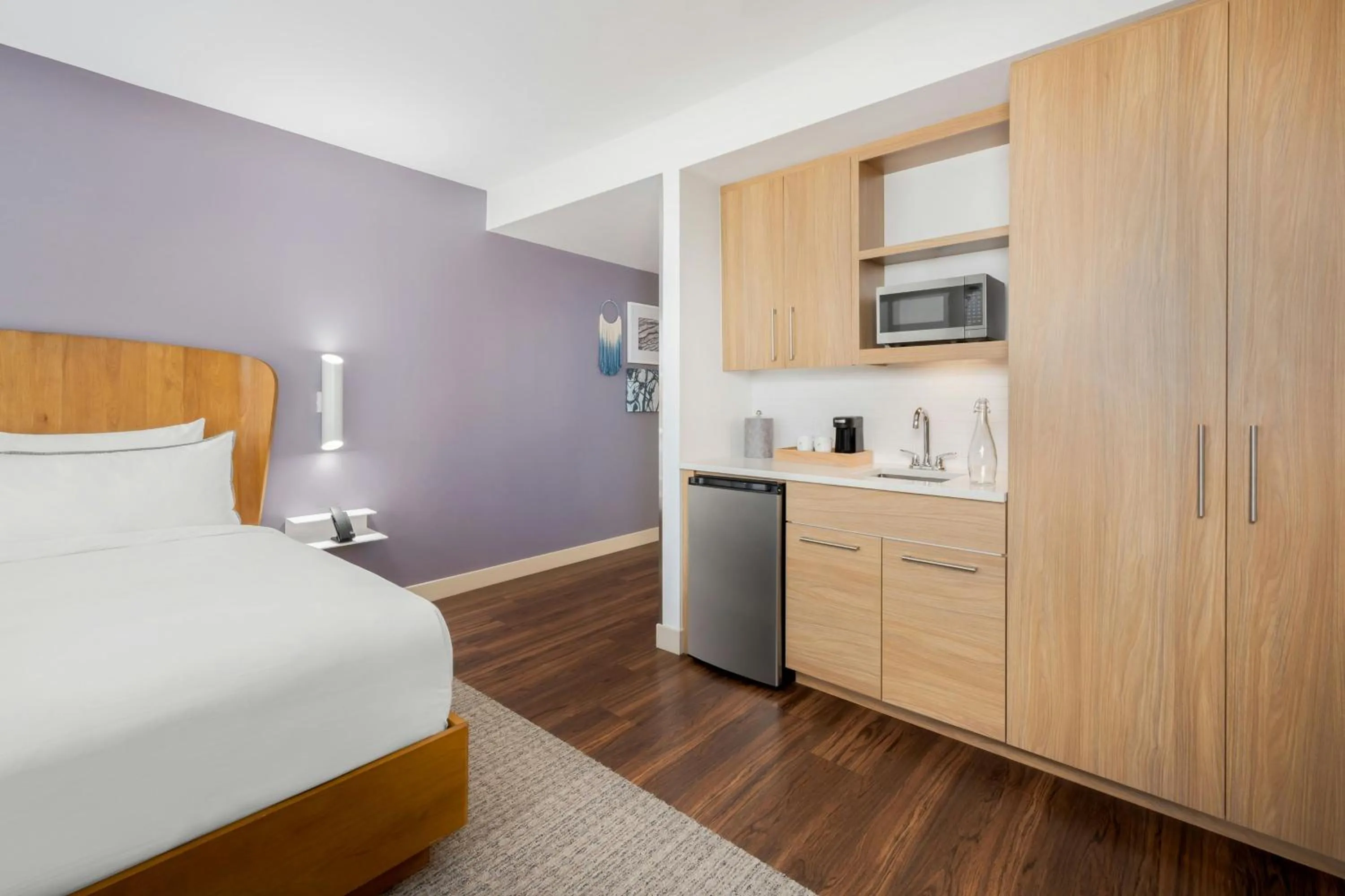 Photo of the whole room, Bed in Element Savannah Midtown