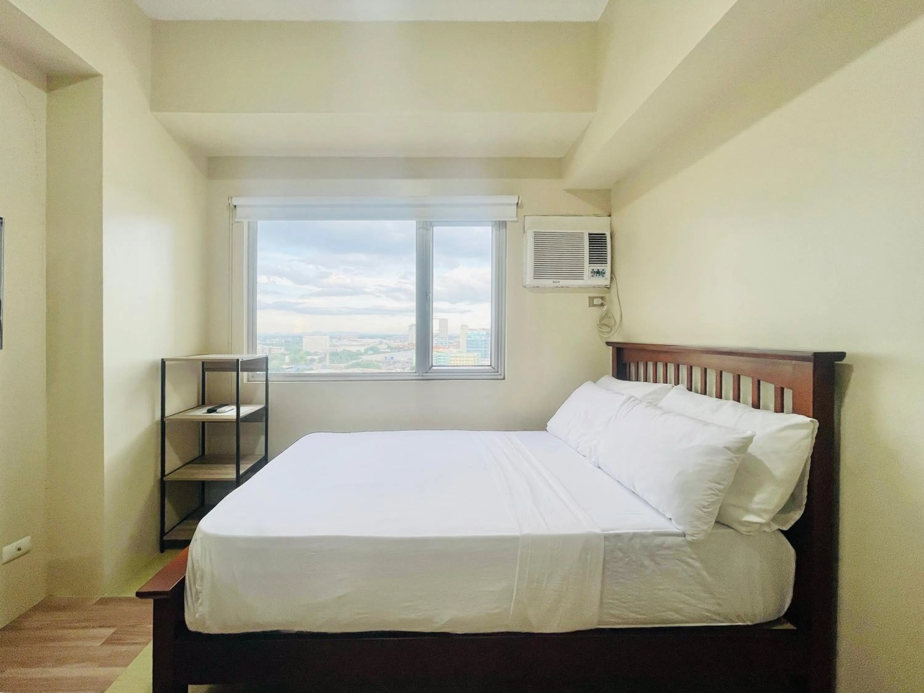 Bed in Avida Towers Atria