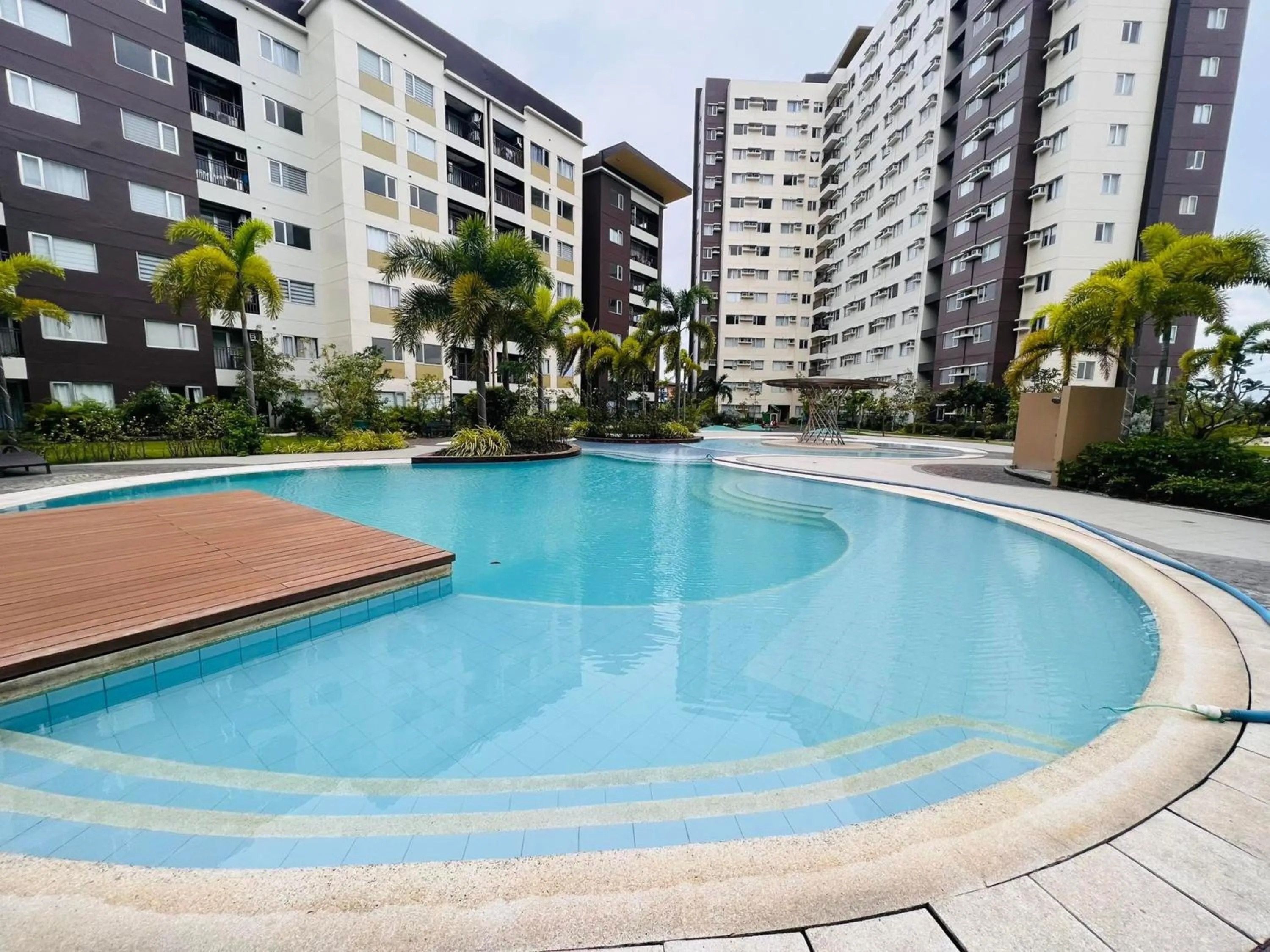 Swimming pool in Avida Towers Atria