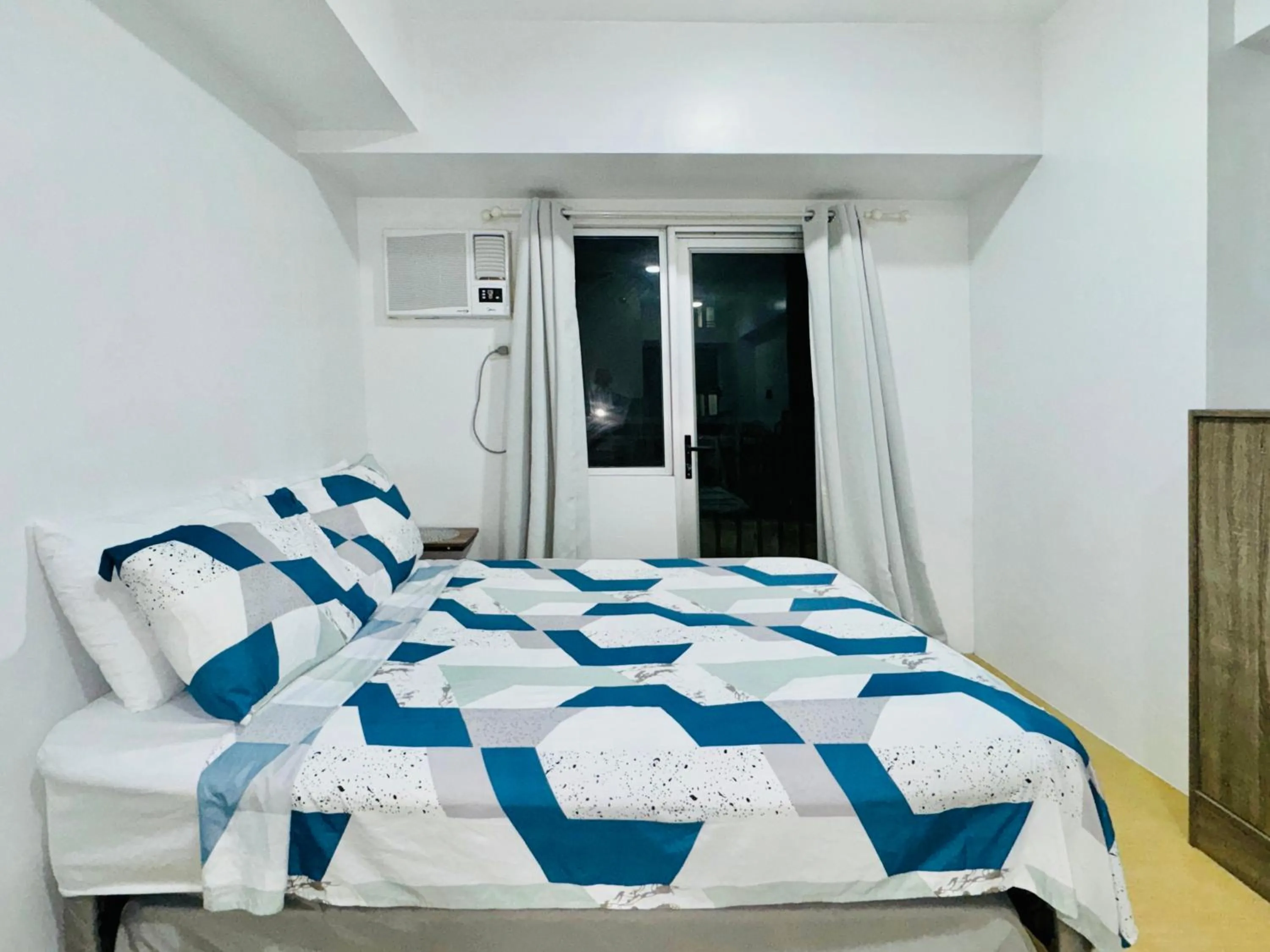 Bed in Avida Towers Atria