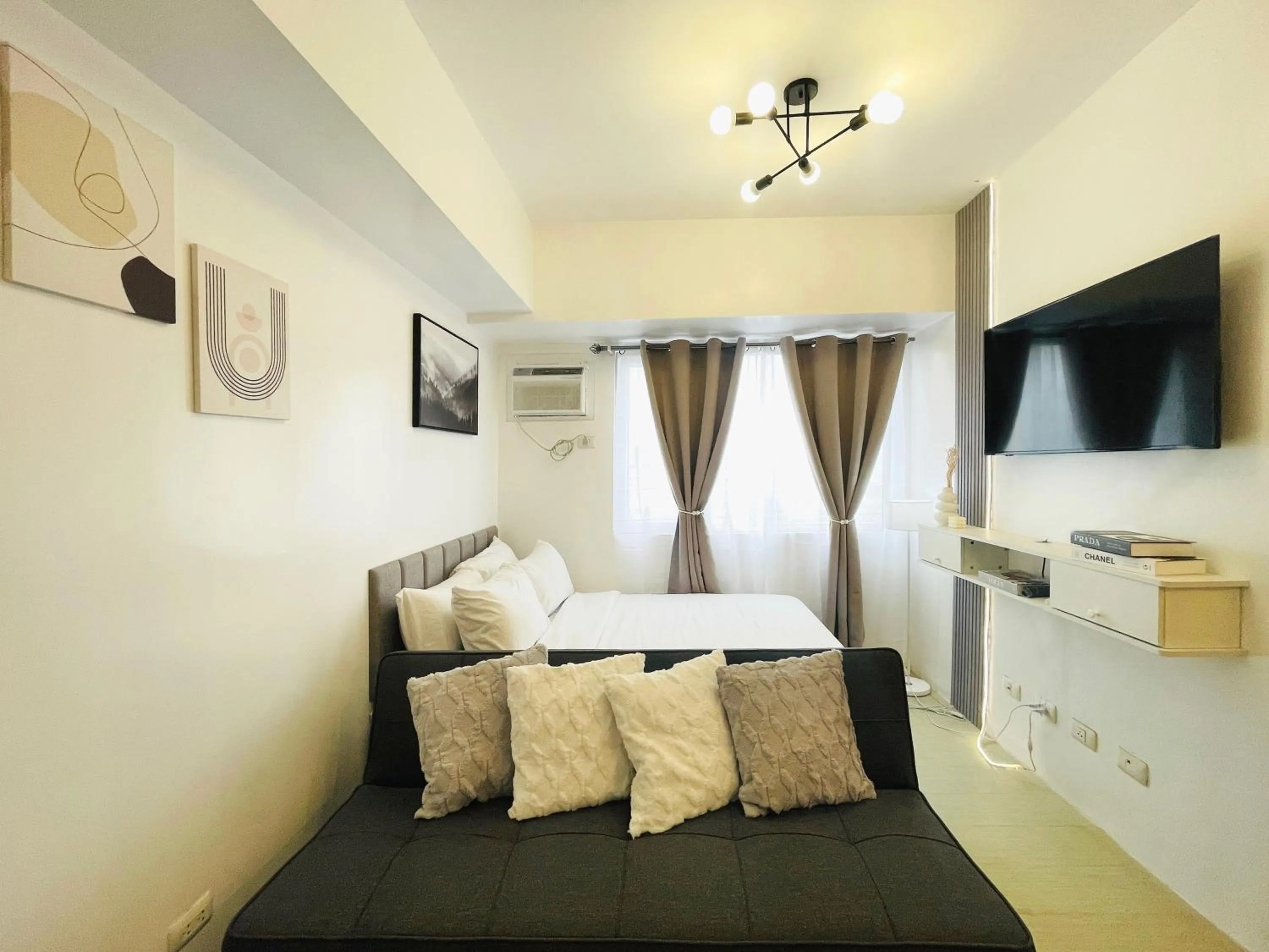 Bed in Avida Towers Atria