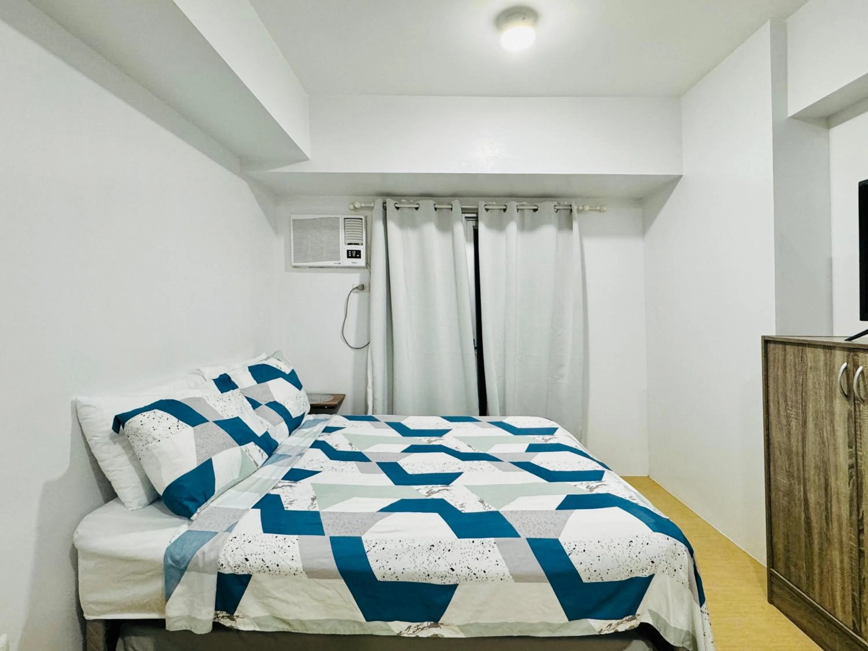 Bed in Avida Towers Atria