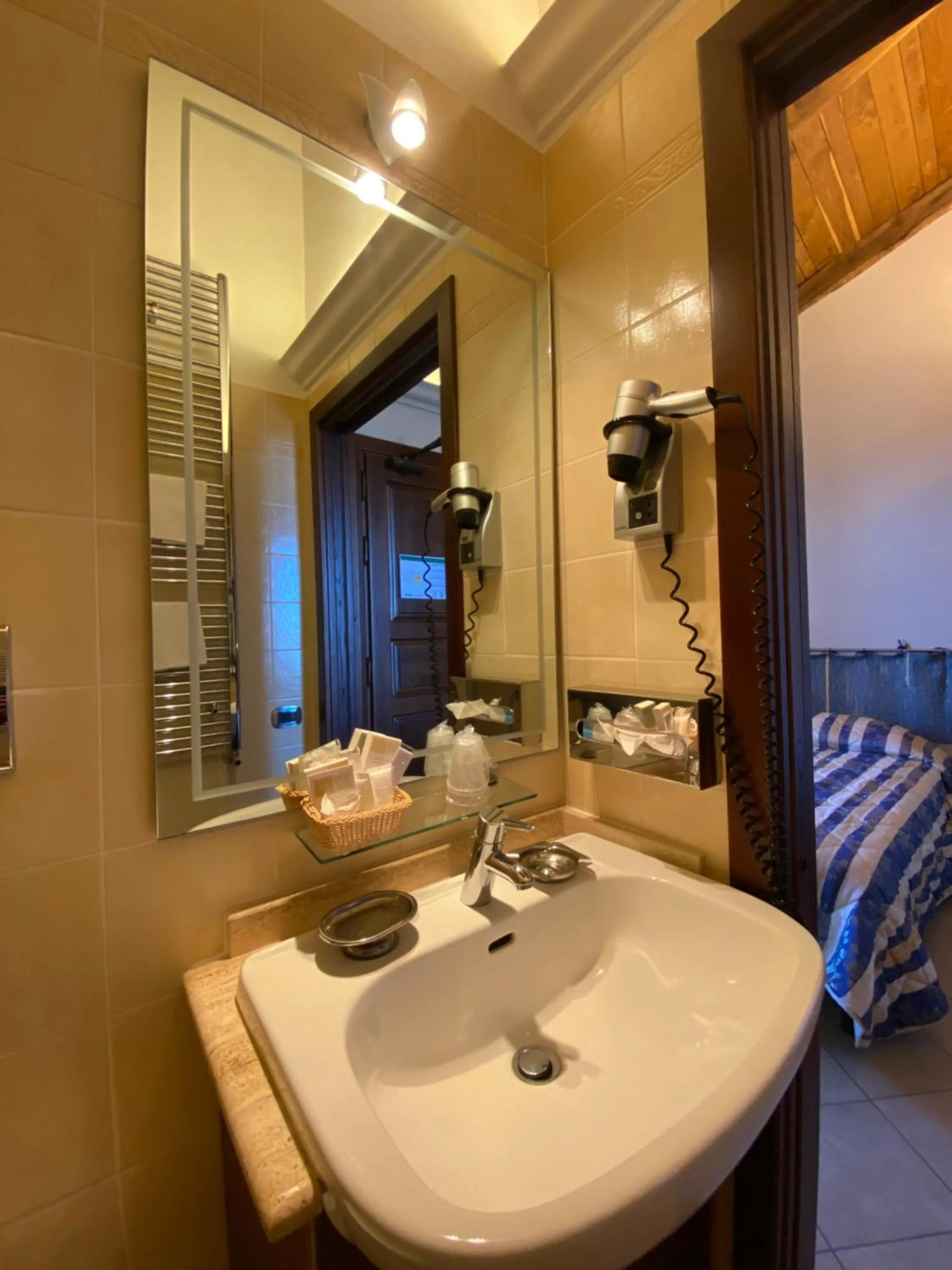 Shower in Hotel Residence Due Mari