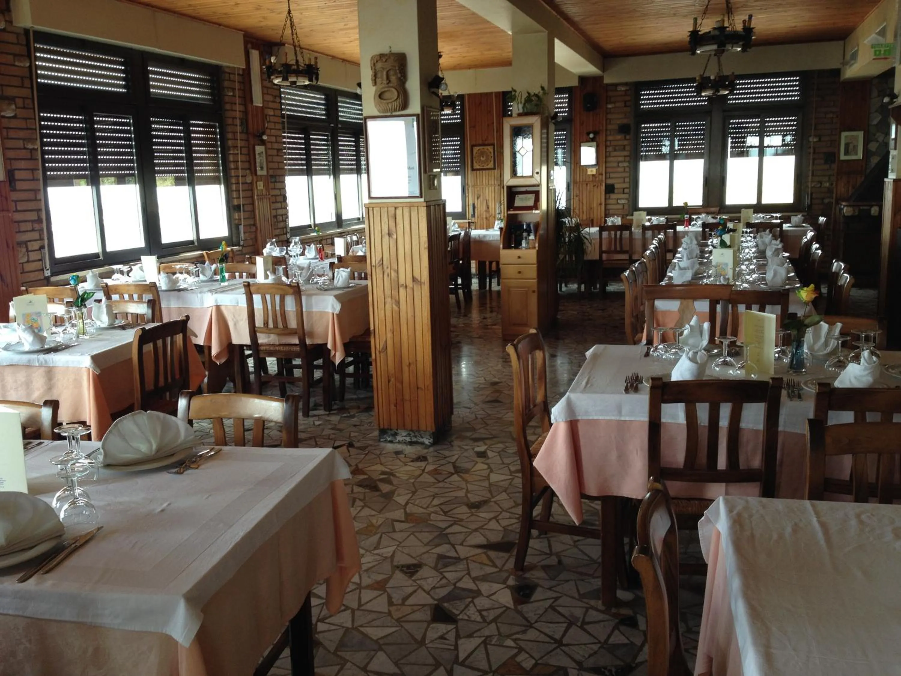 Restaurant/places to eat in Hotel Residence Due Mari