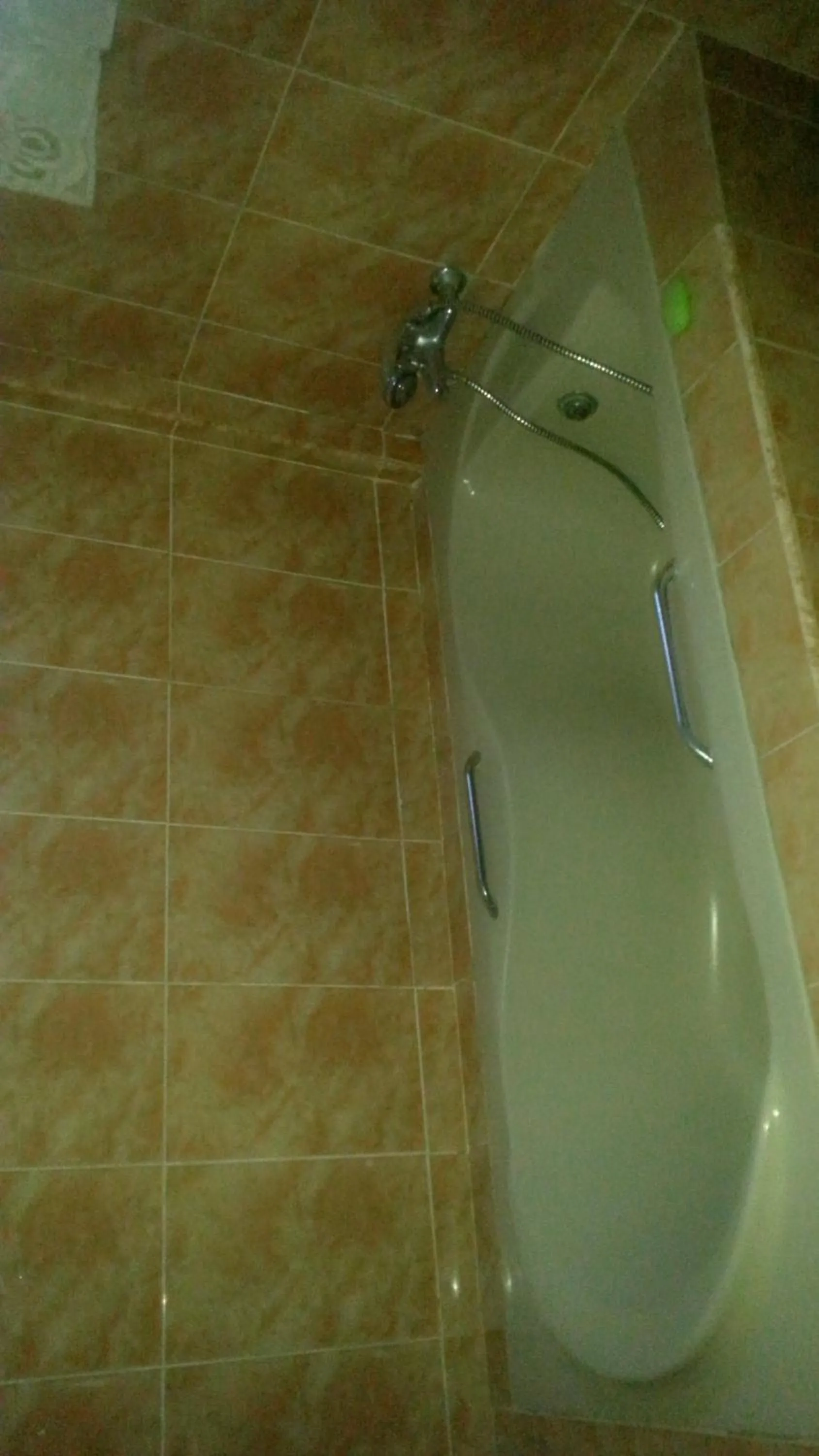 Bathroom in Pemicsa Hotel Accra