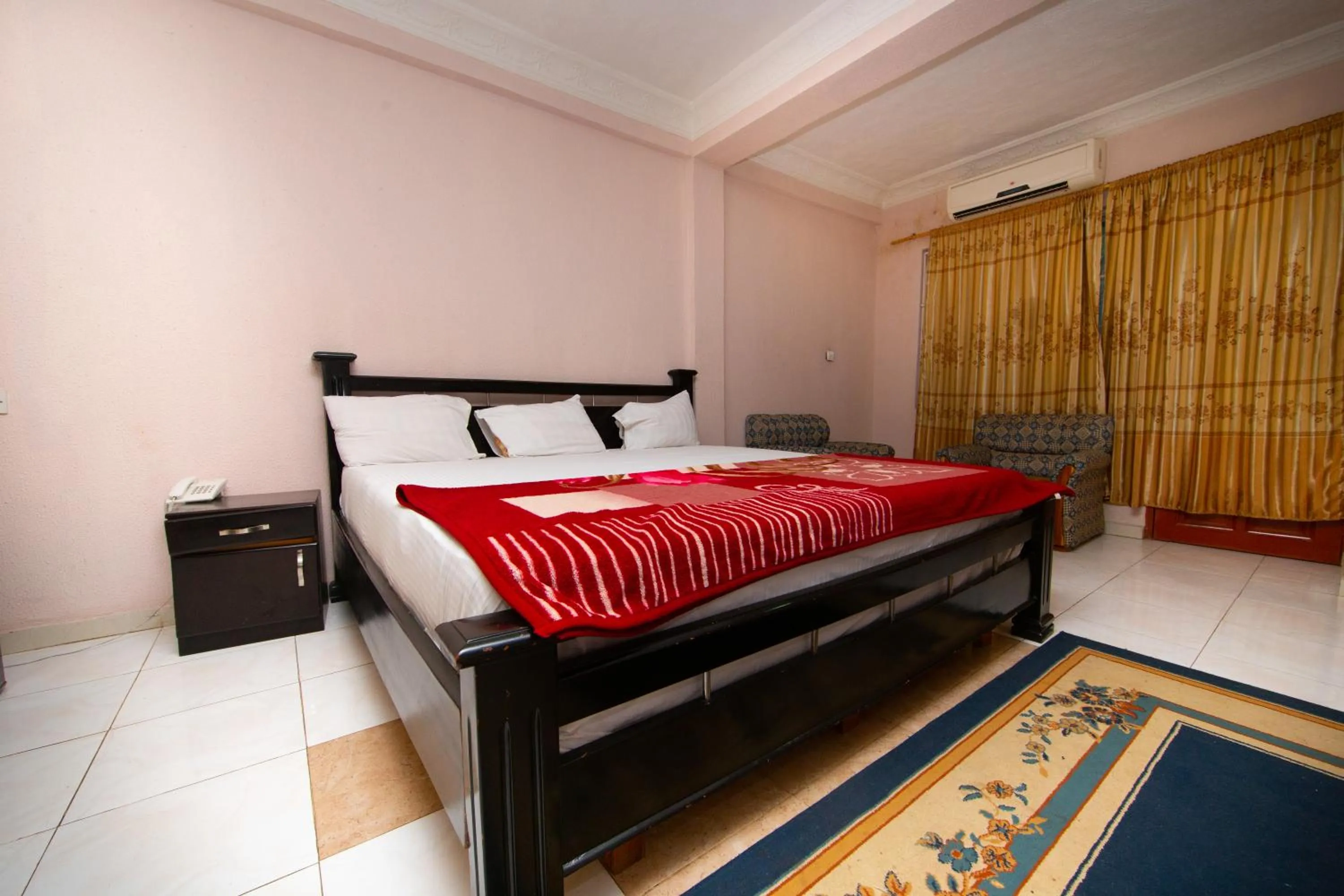 Bed in Pemicsa Hotel Accra