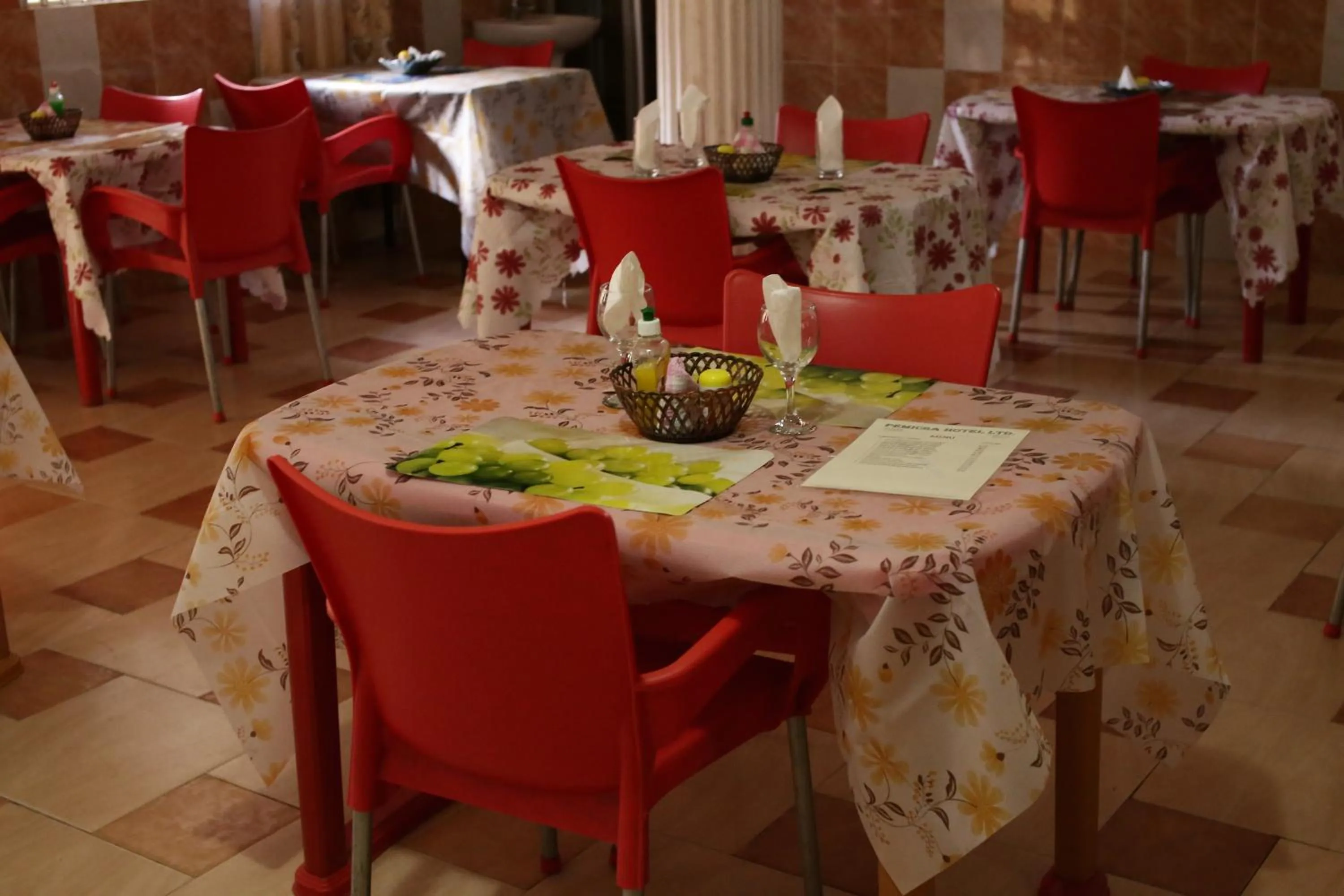 Restaurant/places to eat in Pemicsa Hotel Accra