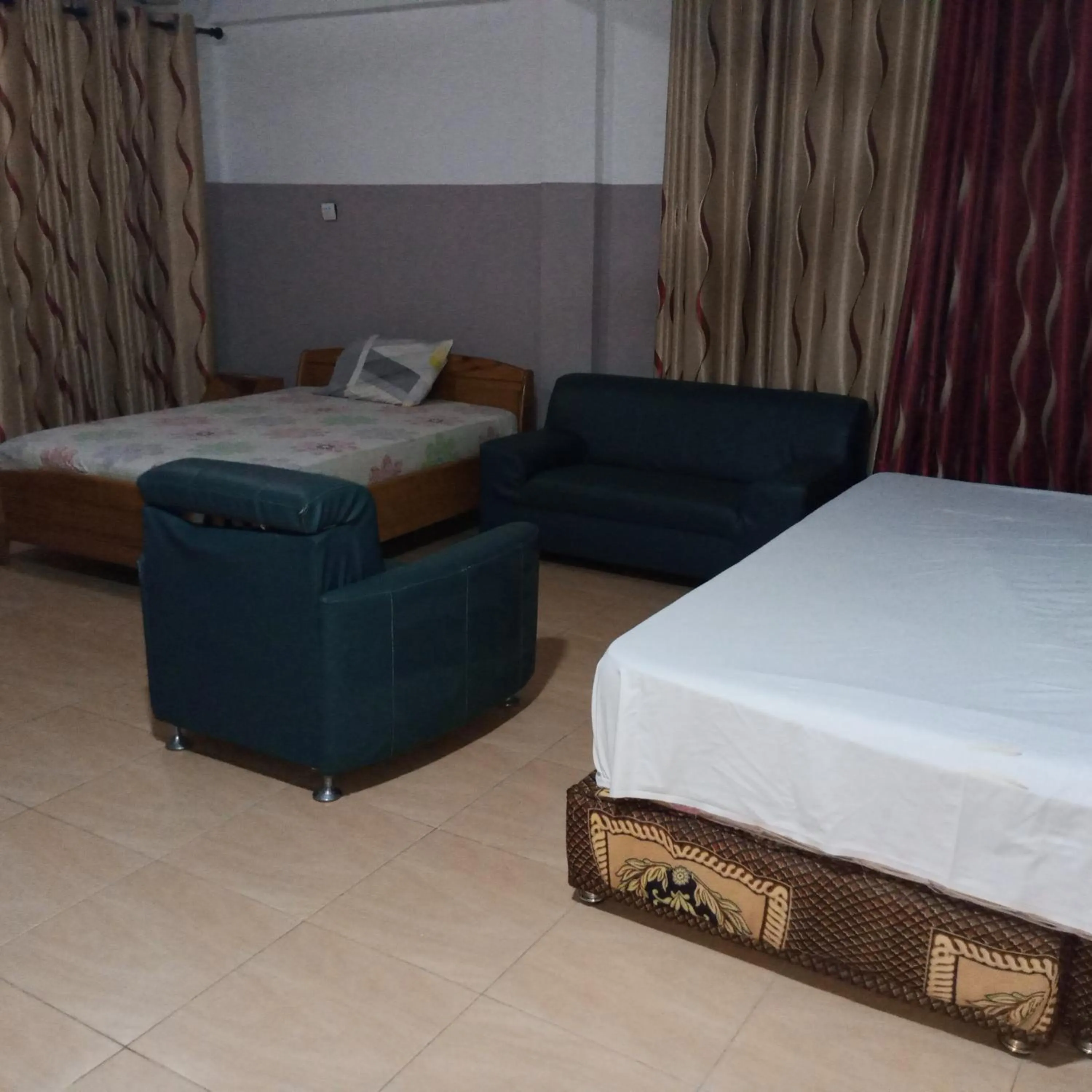 Bed in Pemicsa Hotel Accra