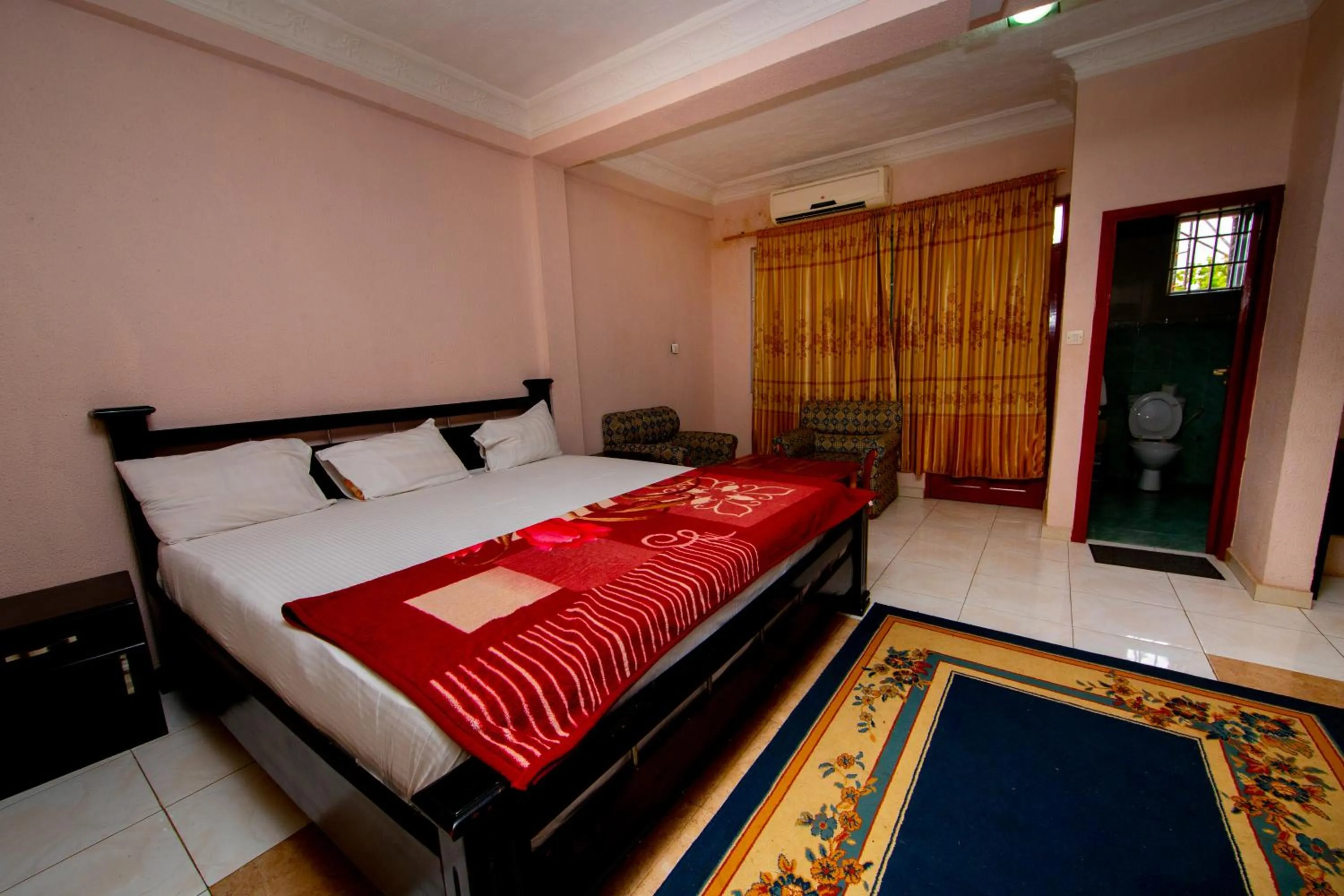 Bed in Pemicsa Hotel Accra