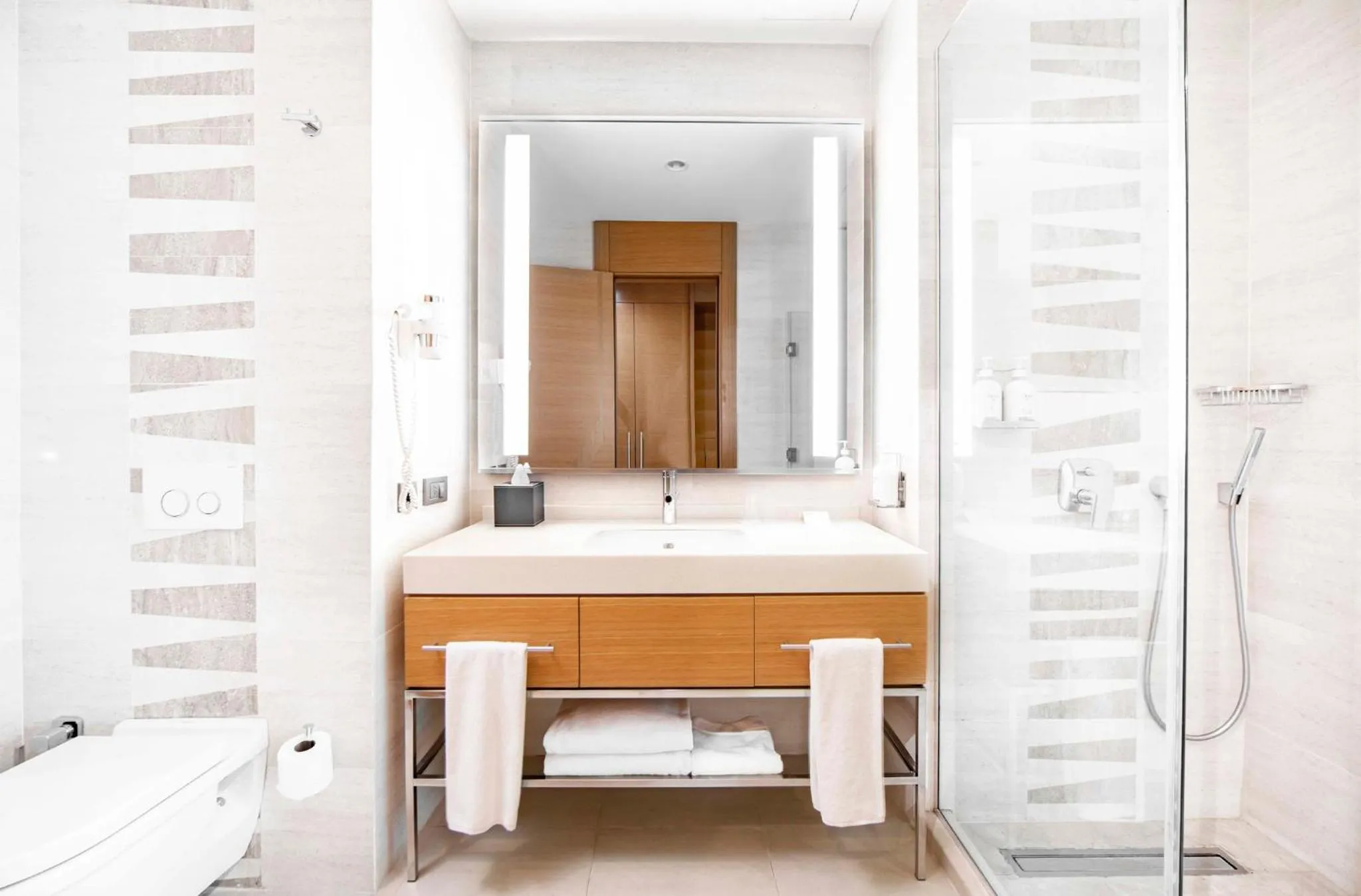 King Room with City View - Smoking in Holiday Inn Baku by IHG